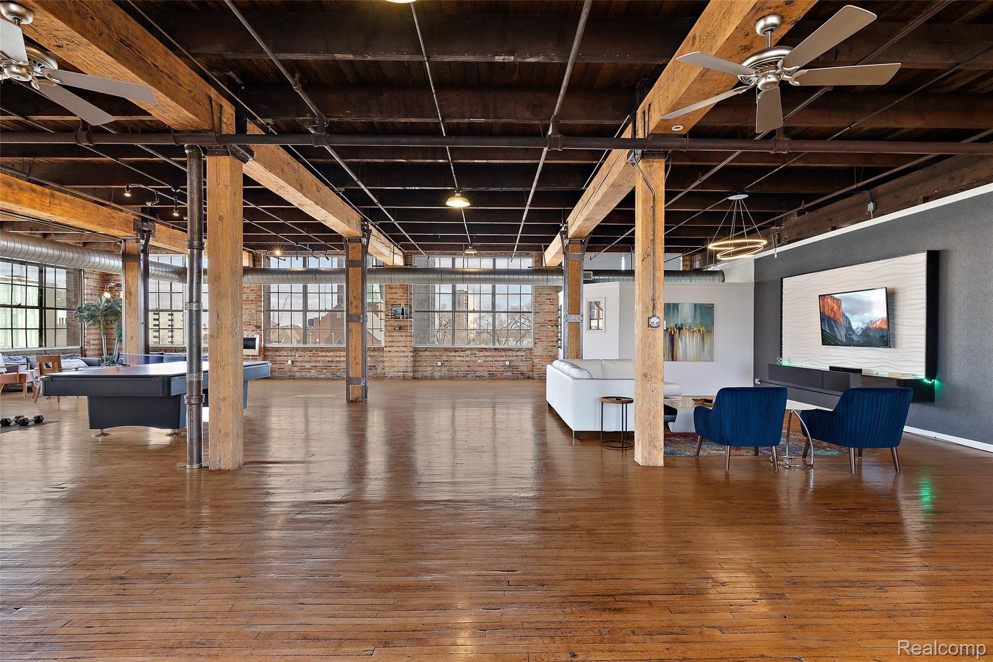 1535 6TH Street Unit: 6