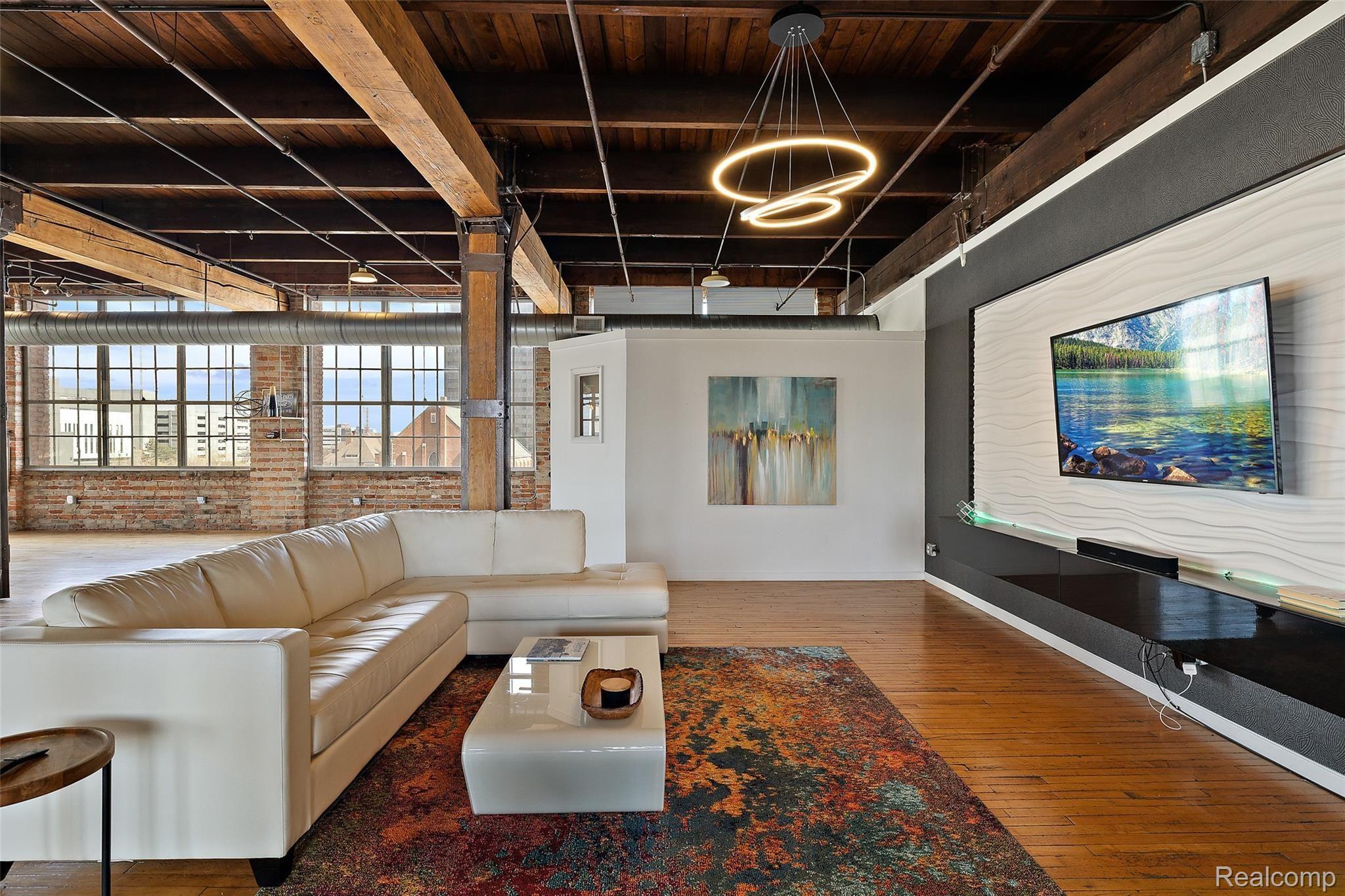 1535 6TH Street Unit: 6