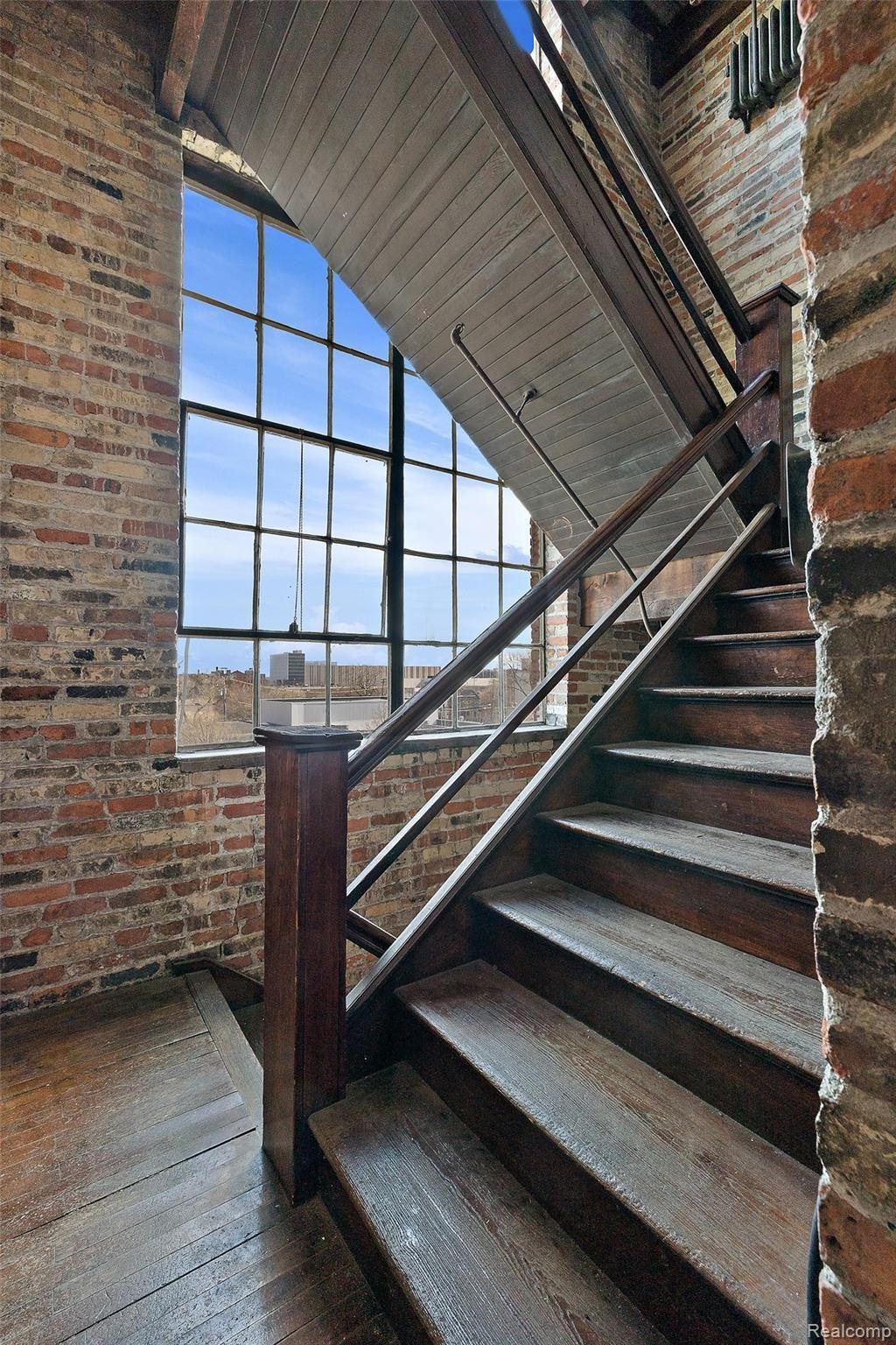 1535 6TH Street Unit: 6