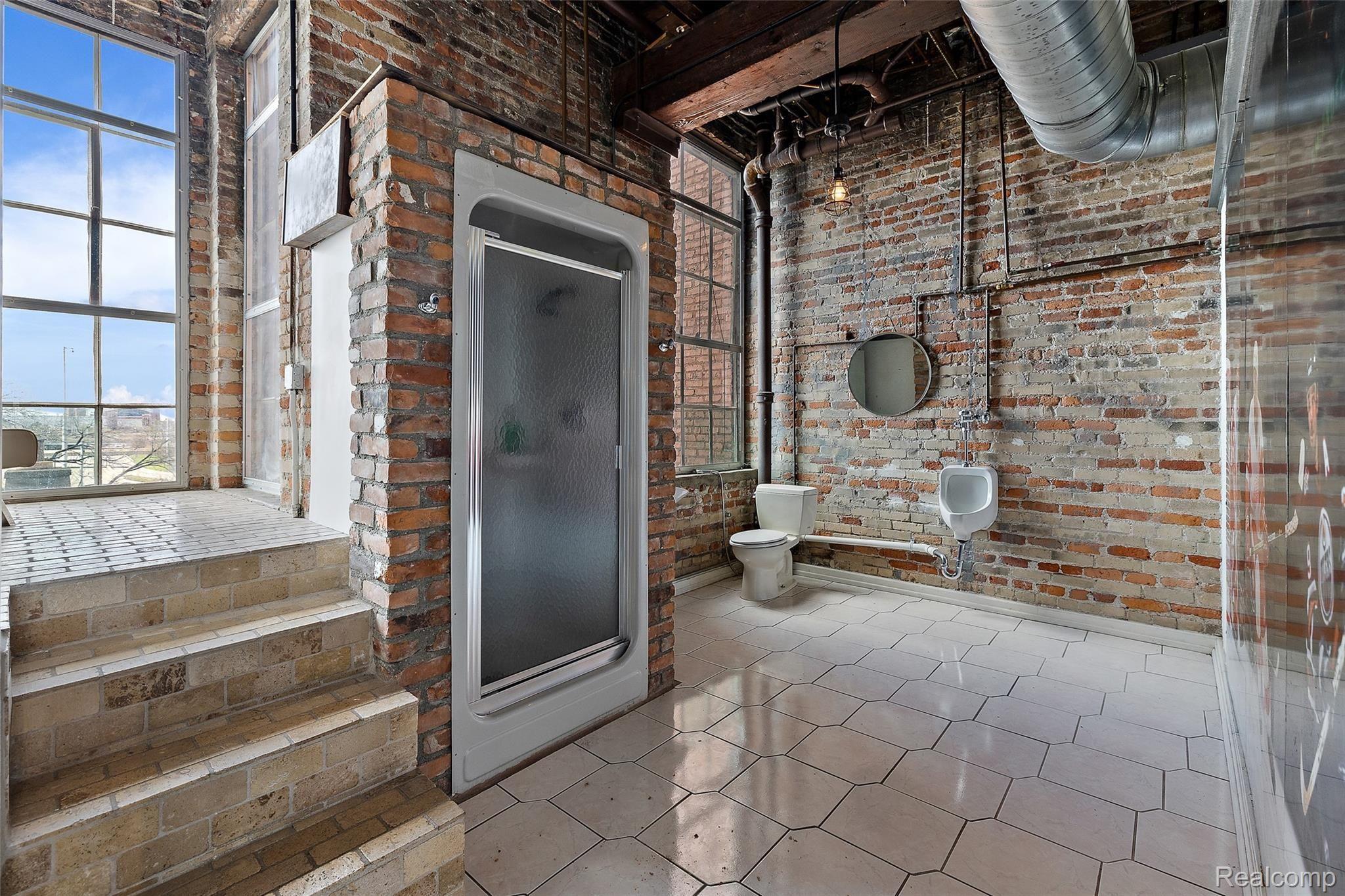 1535 6TH Street Unit: 6
