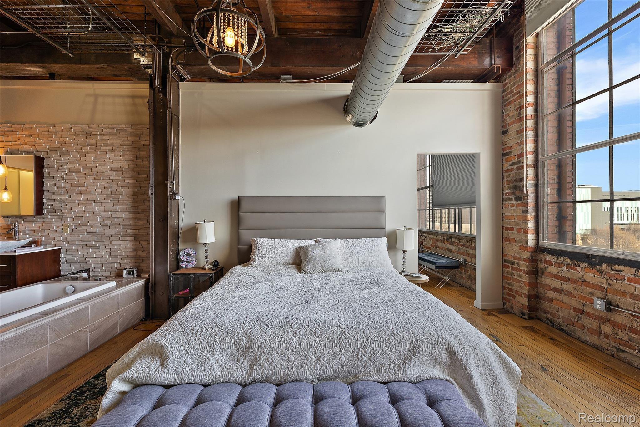 1535 6TH Street Unit: 6