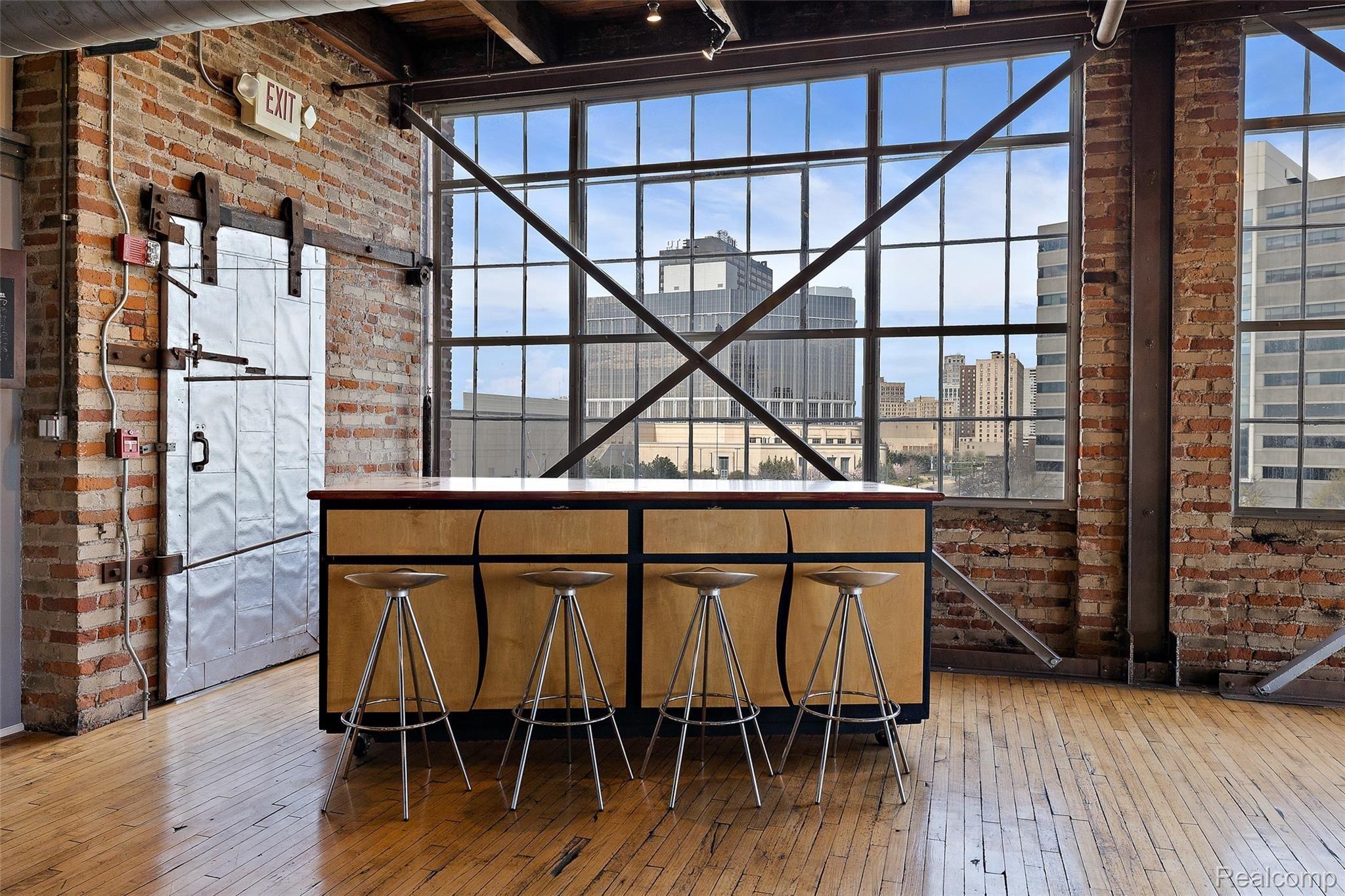 1535 6TH Street Unit: 6