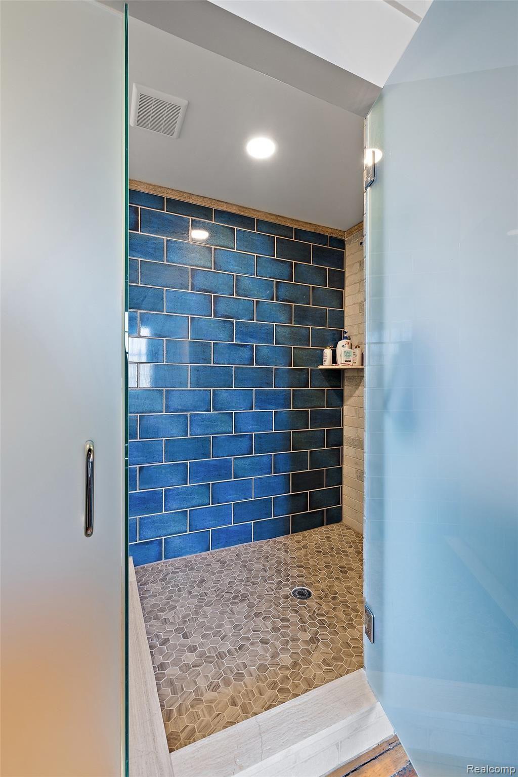 1535 6TH Street Unit: 6