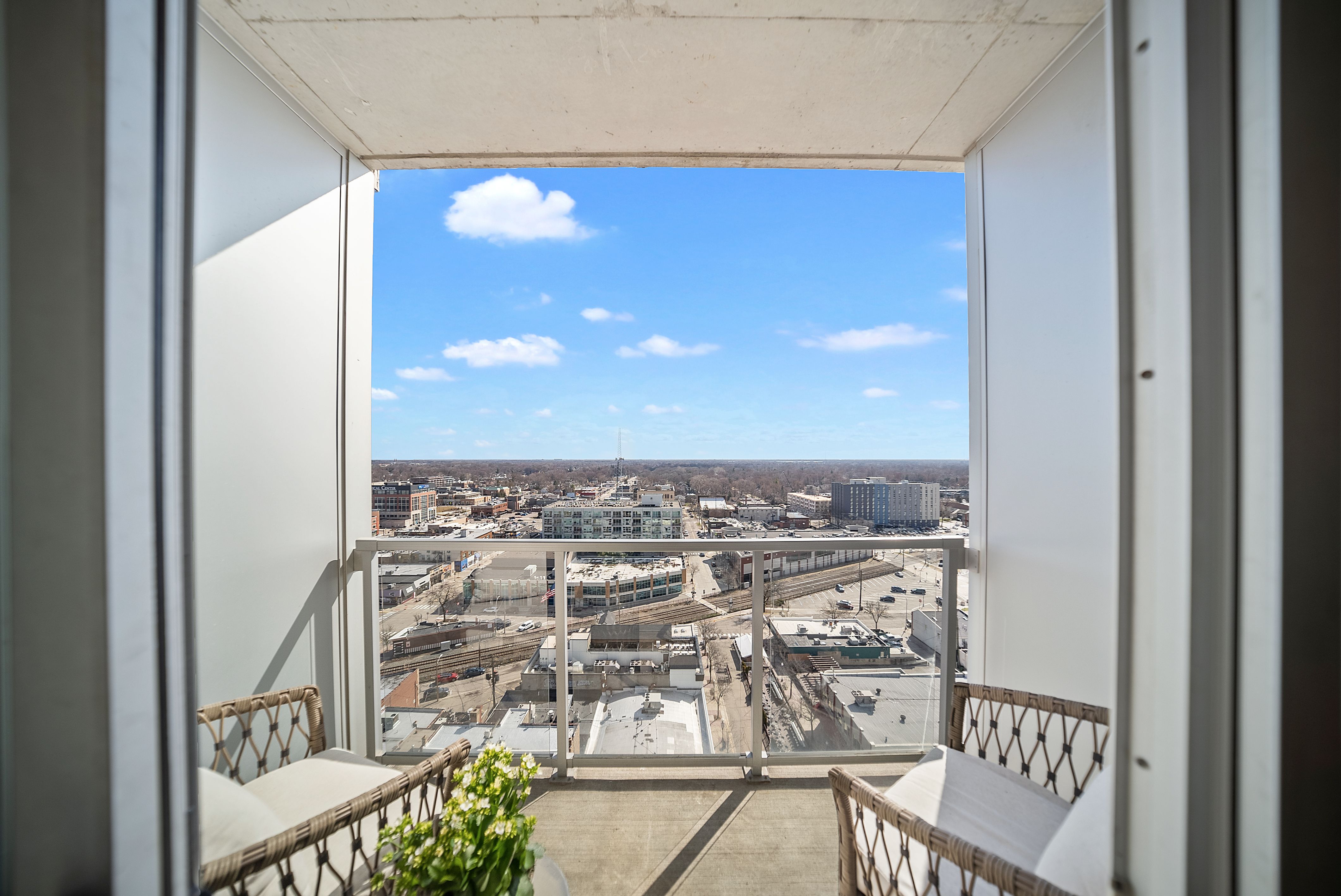 432 S WASHINGTON Avenue Unit: 1602