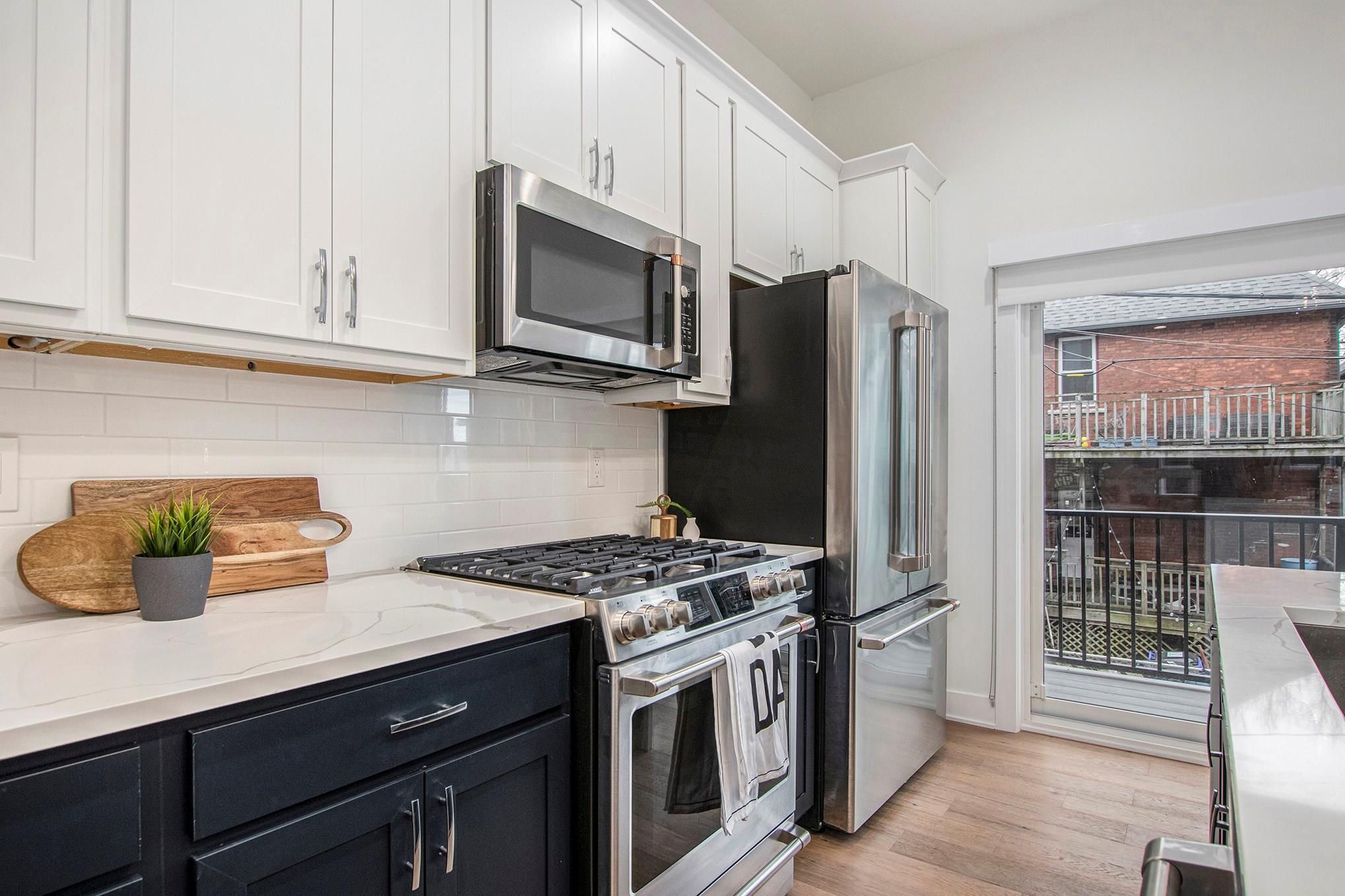 2037 11TH Street Unit: 3