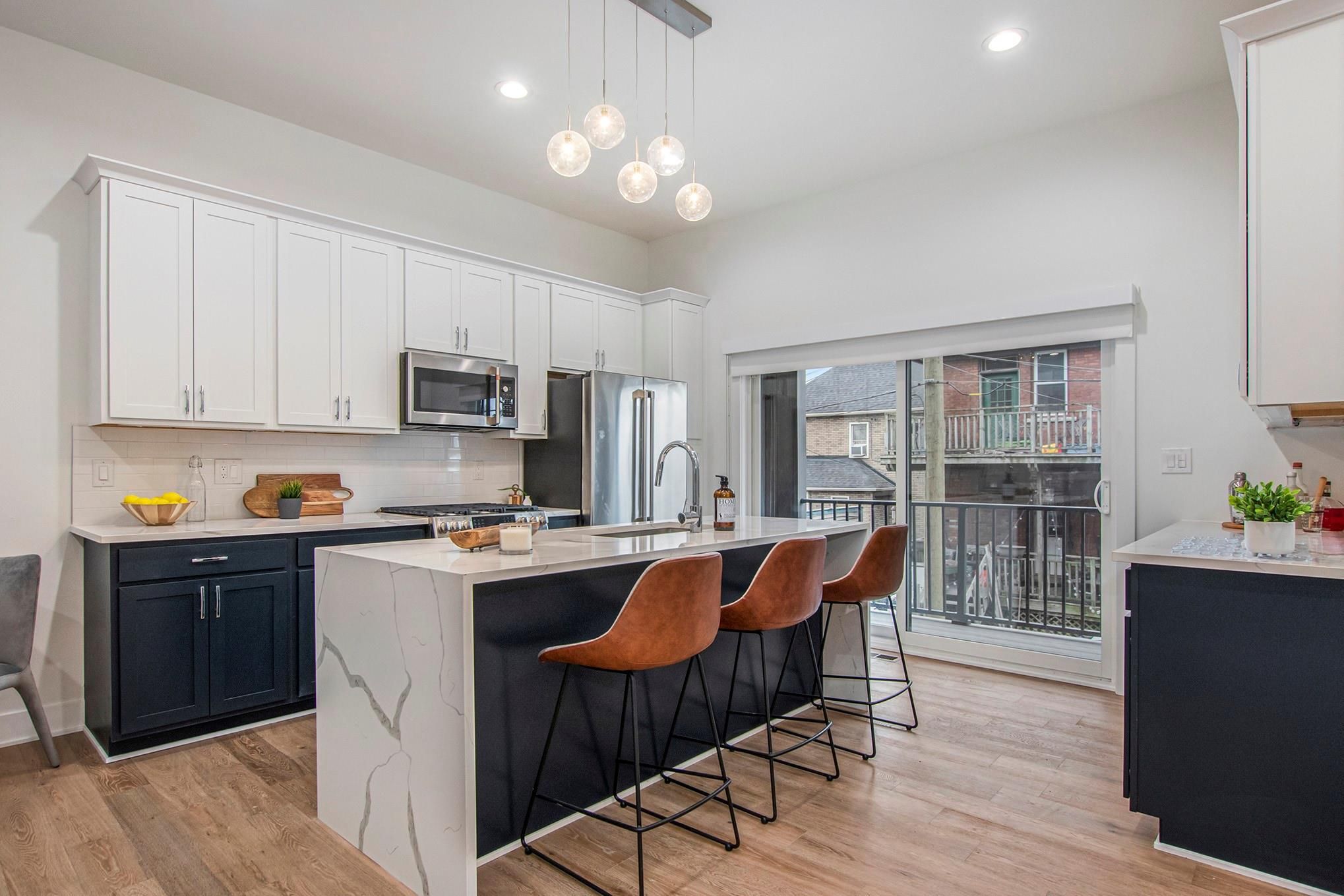 2037 11TH Street Unit: 3