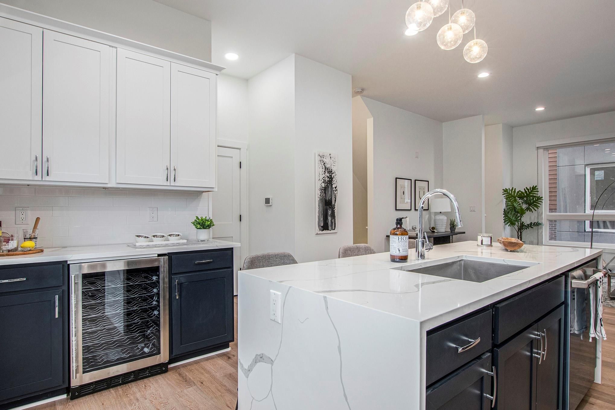 2037 11TH Street Unit: 3