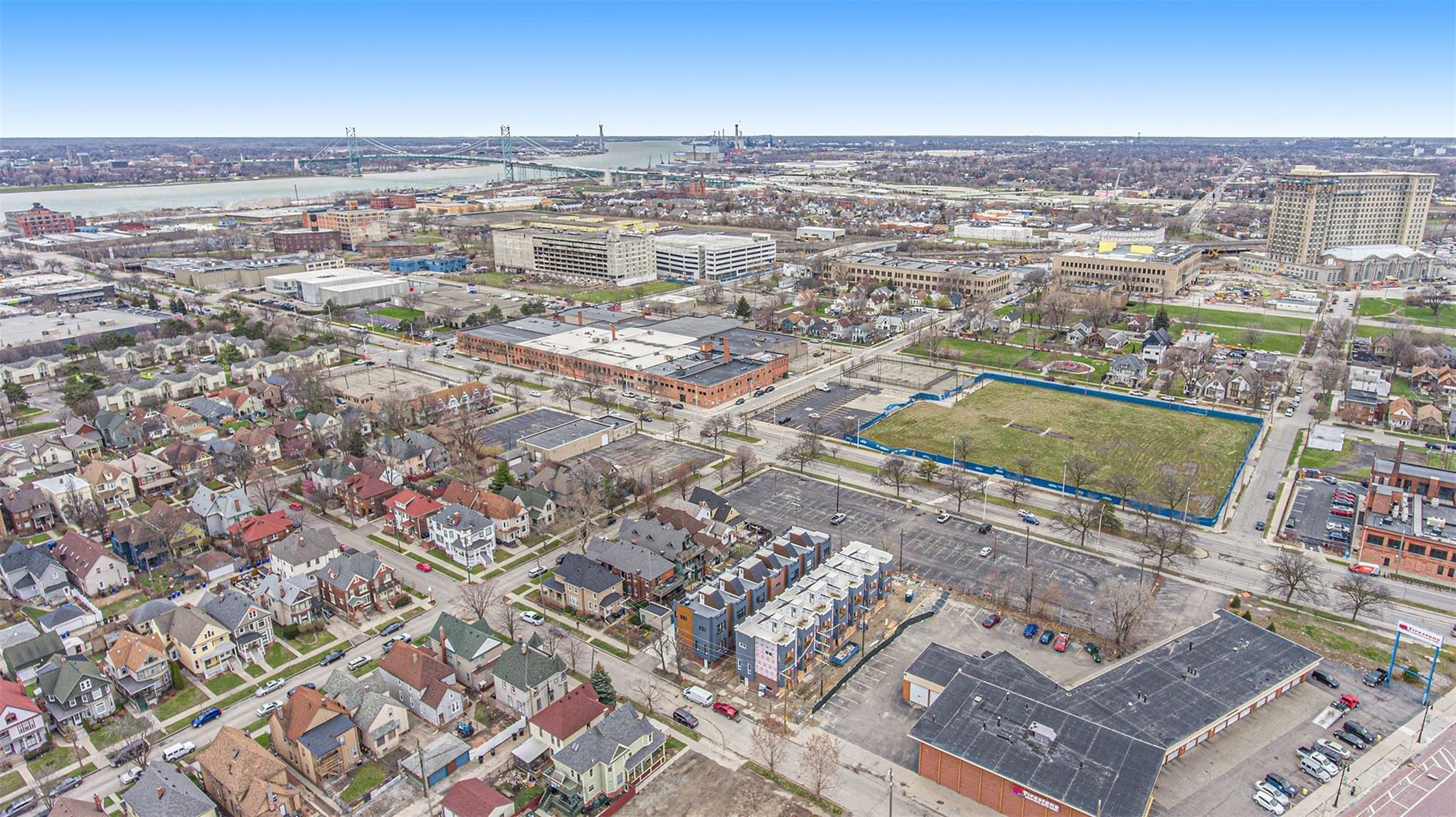 2037 11TH Street Unit: 3