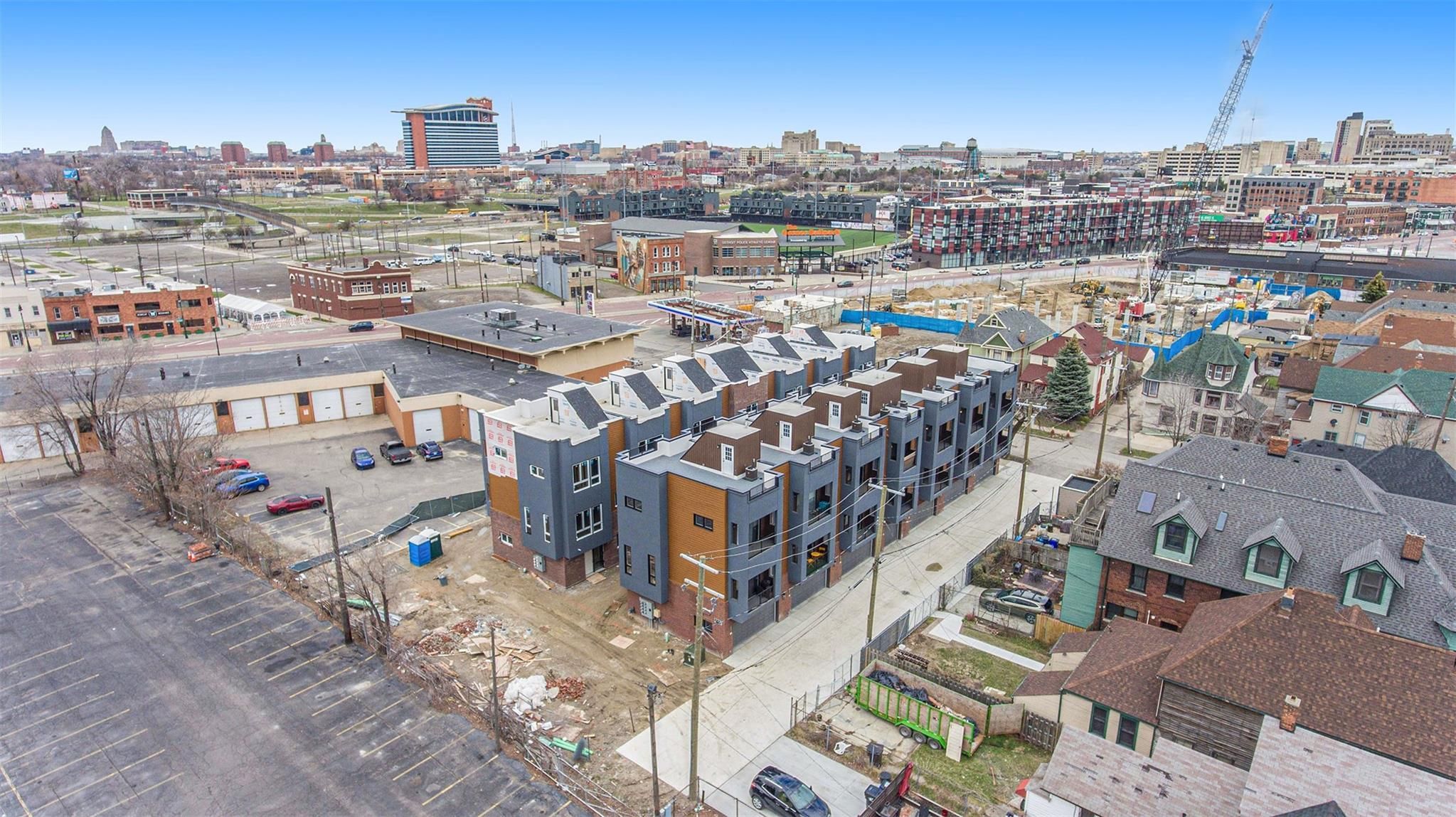 2037 11TH Street Unit: 3