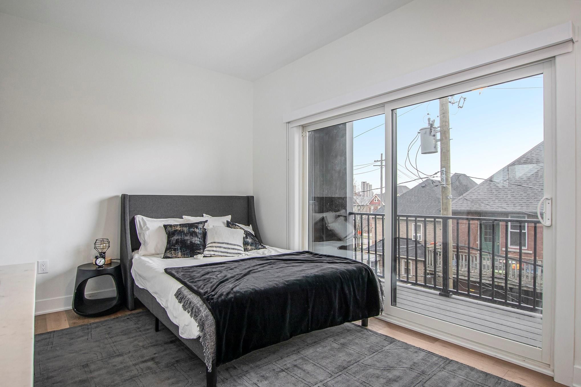 2037 11TH Street Unit: 3