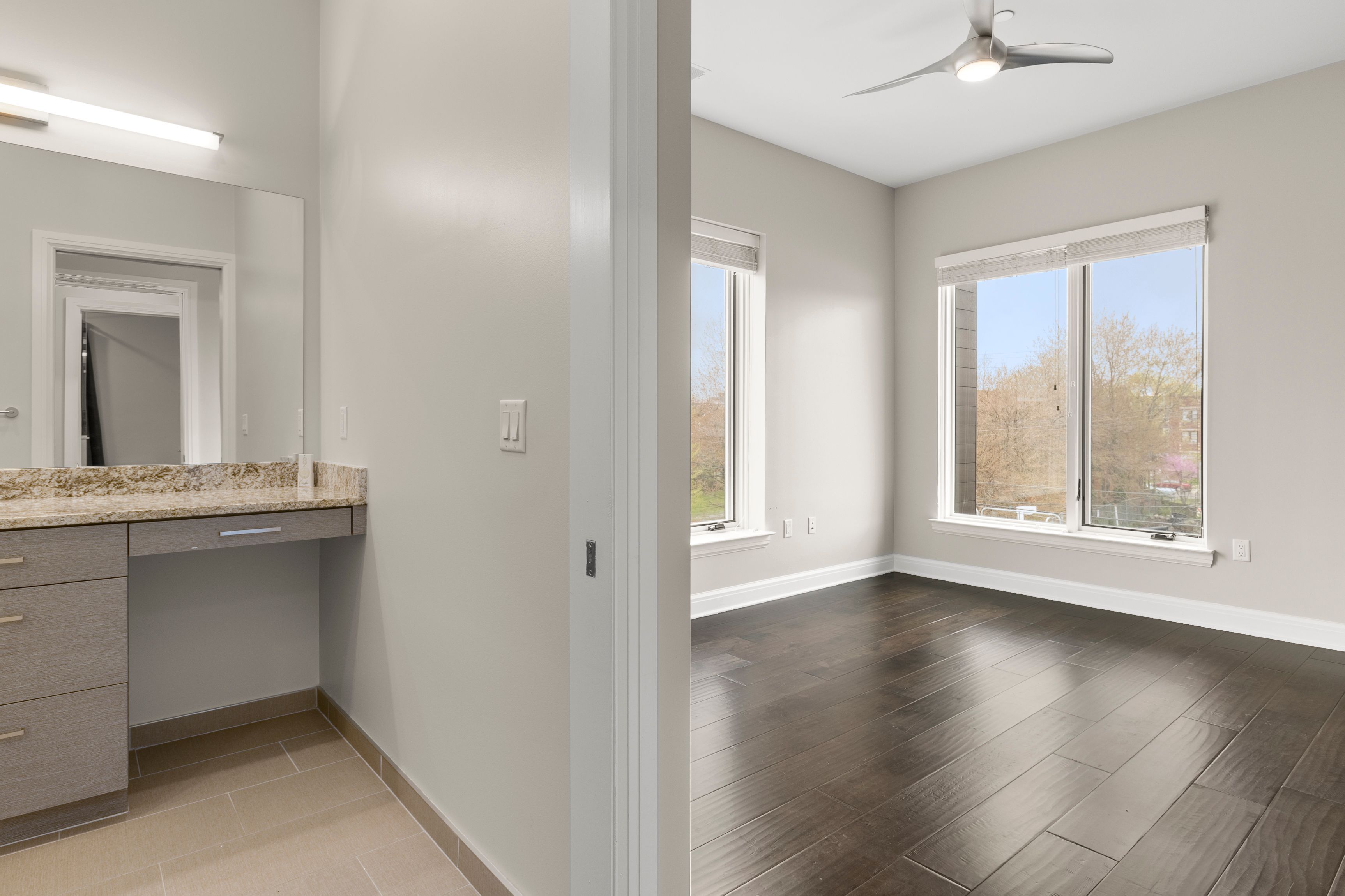 438 SELDEN Street Unit: 304