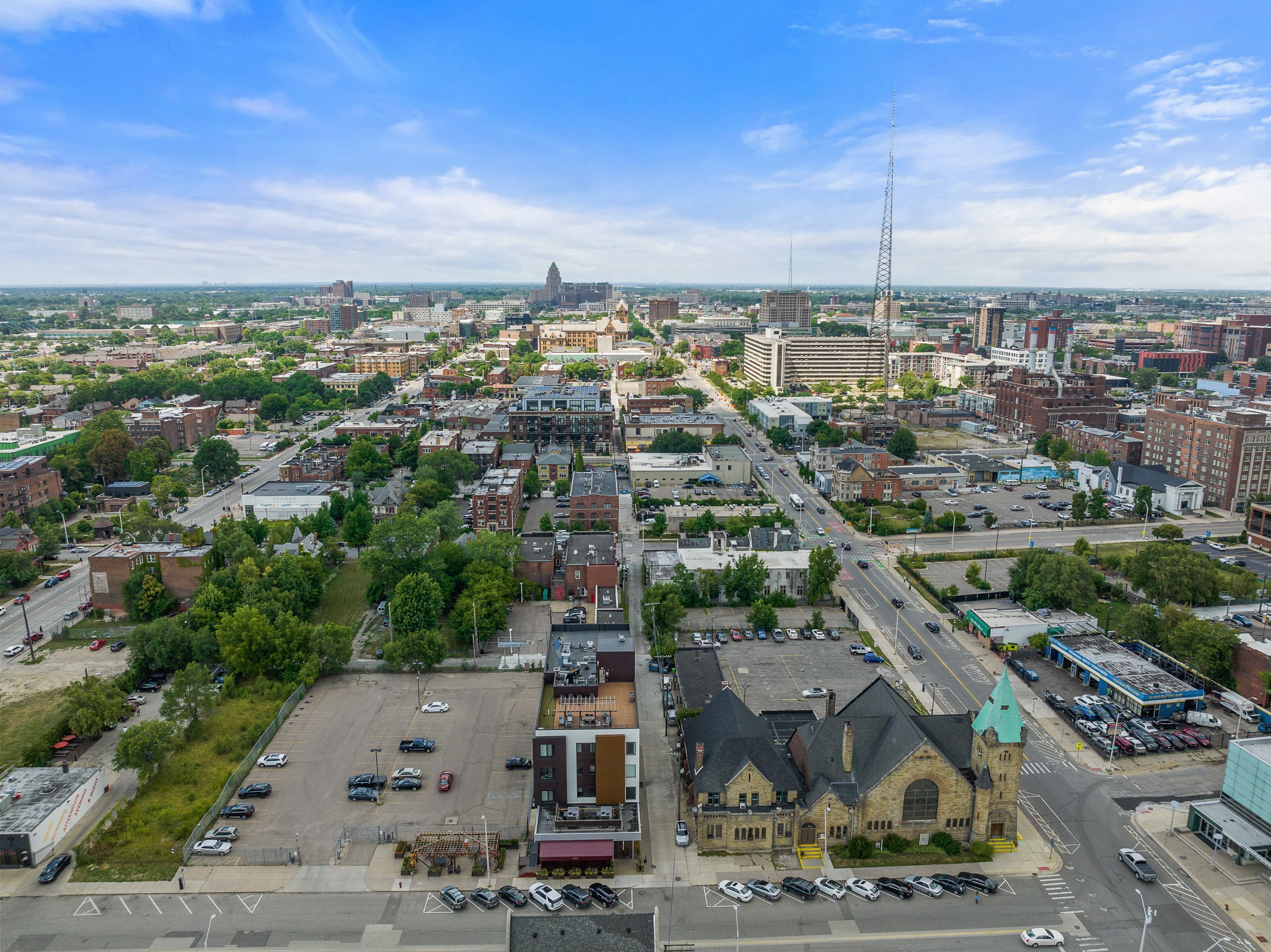 438 SELDEN Street Unit: 304