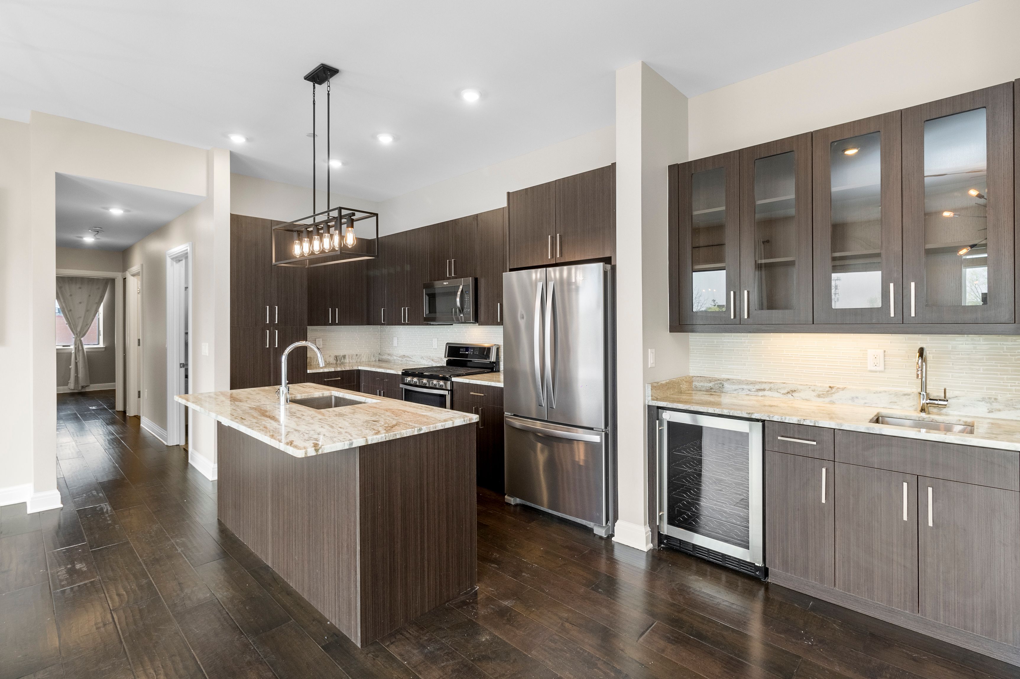 438 SELDEN Street Unit: 304