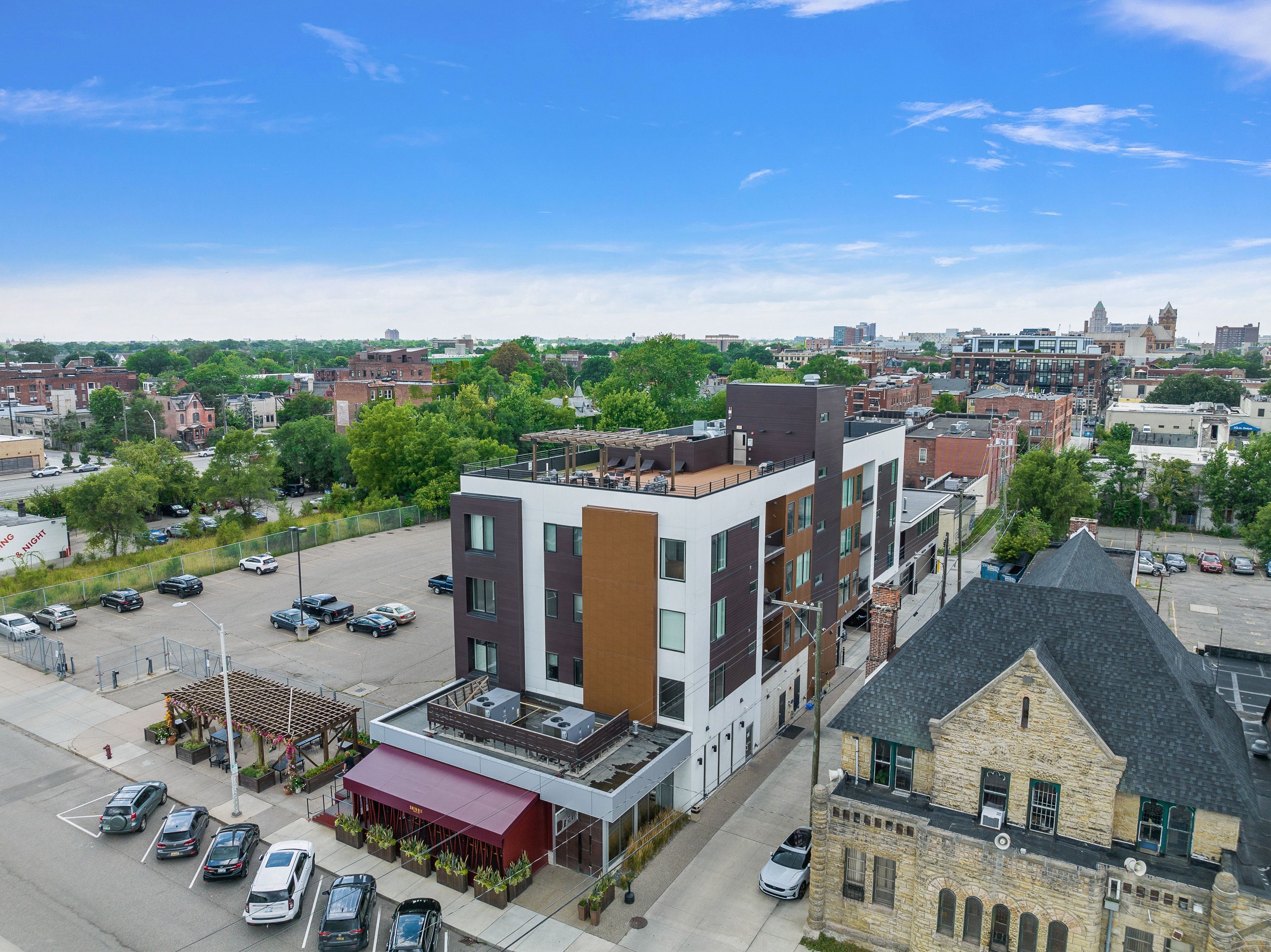 438 SELDEN Street Unit: 304