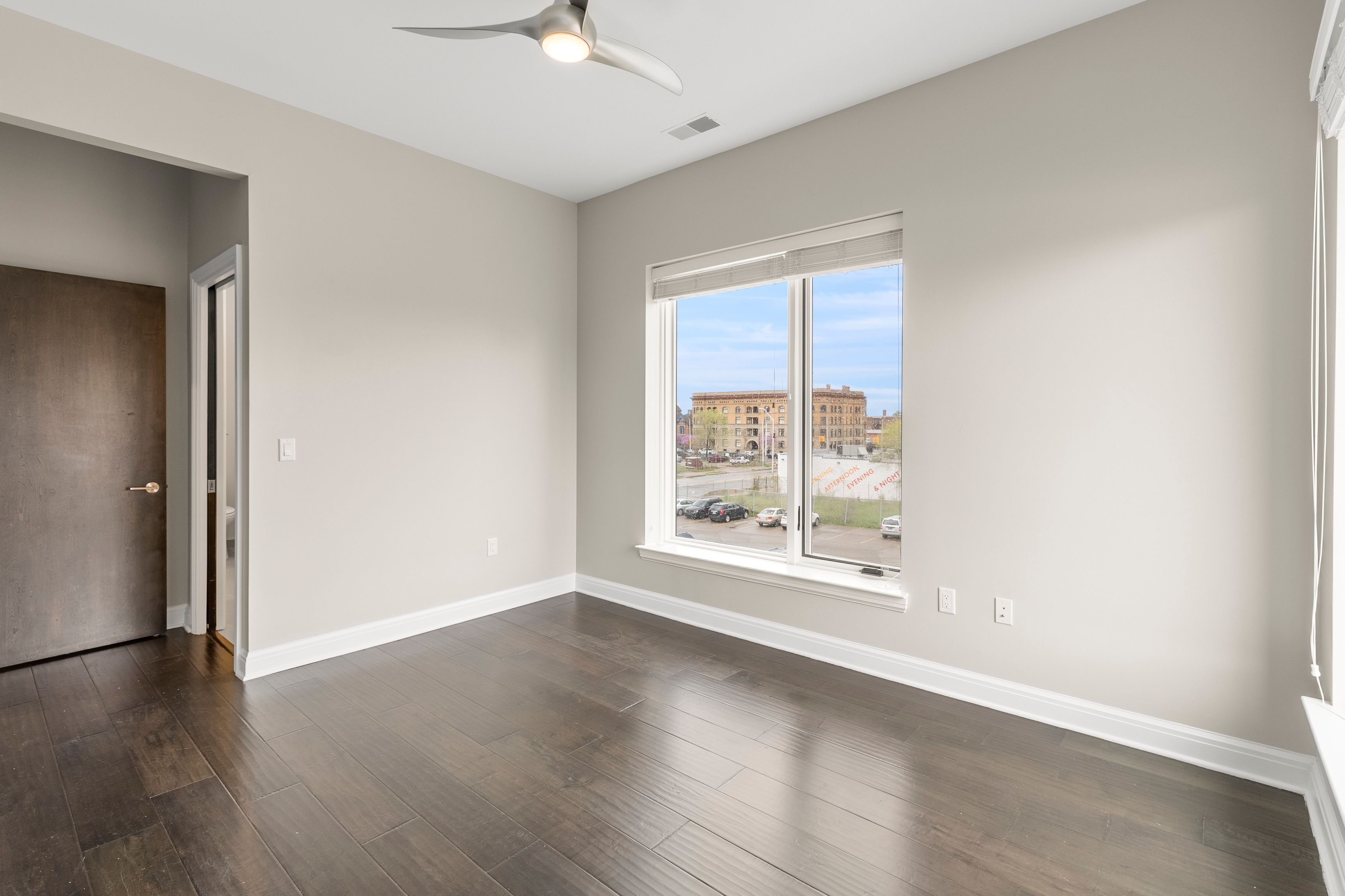 438 SELDEN Street Unit: 304