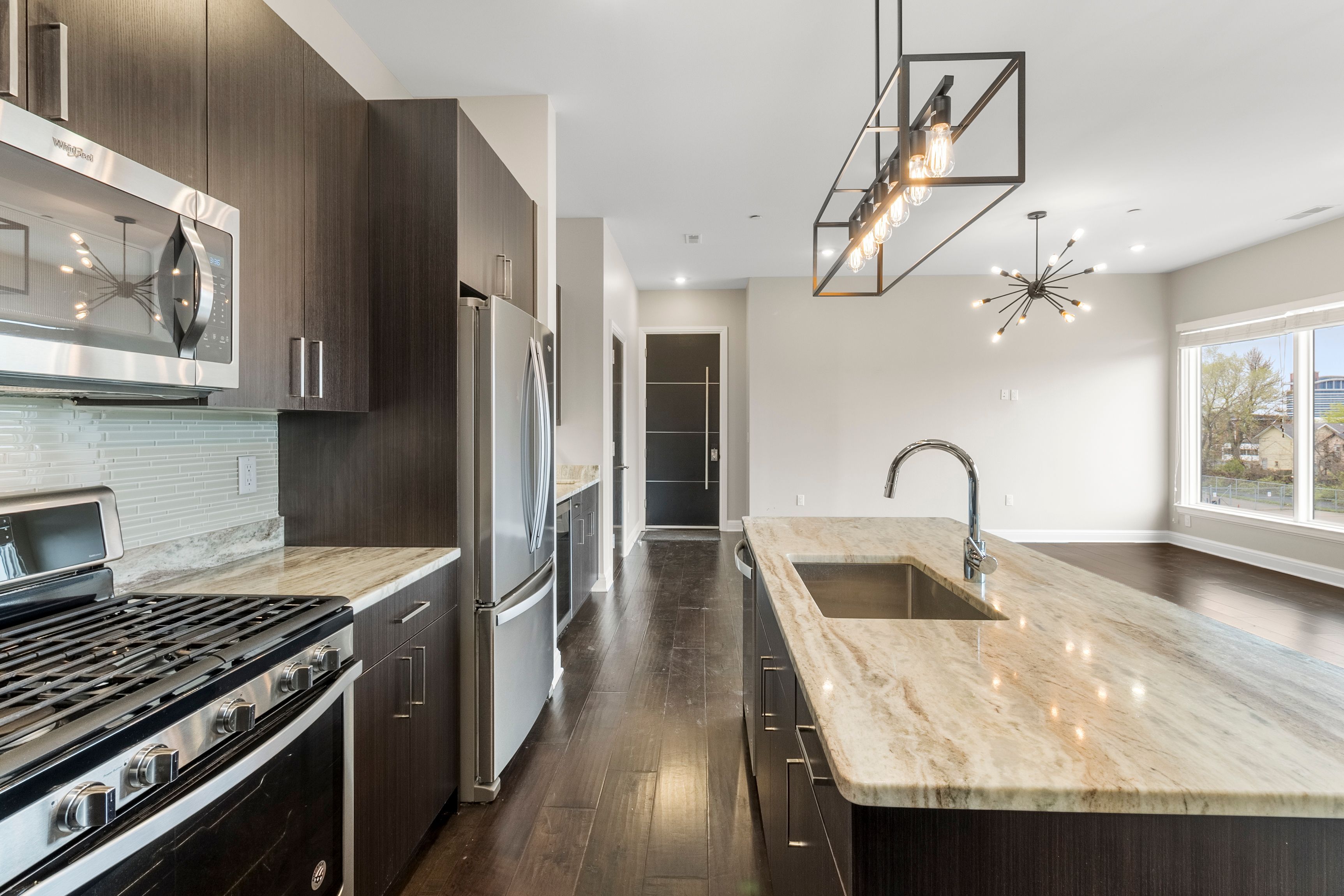 438 SELDEN Street Unit: 304