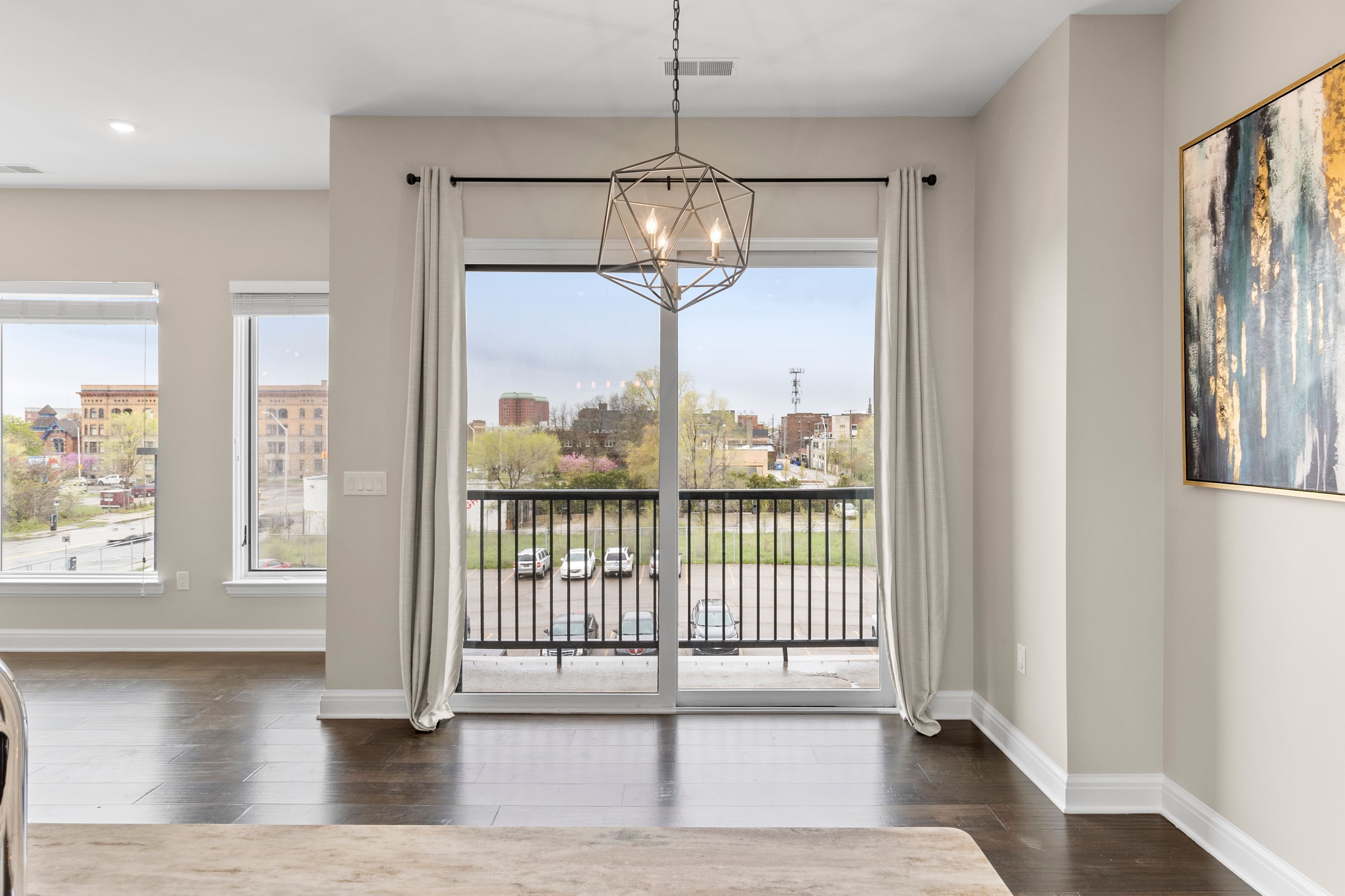 438 SELDEN Street Unit: 304