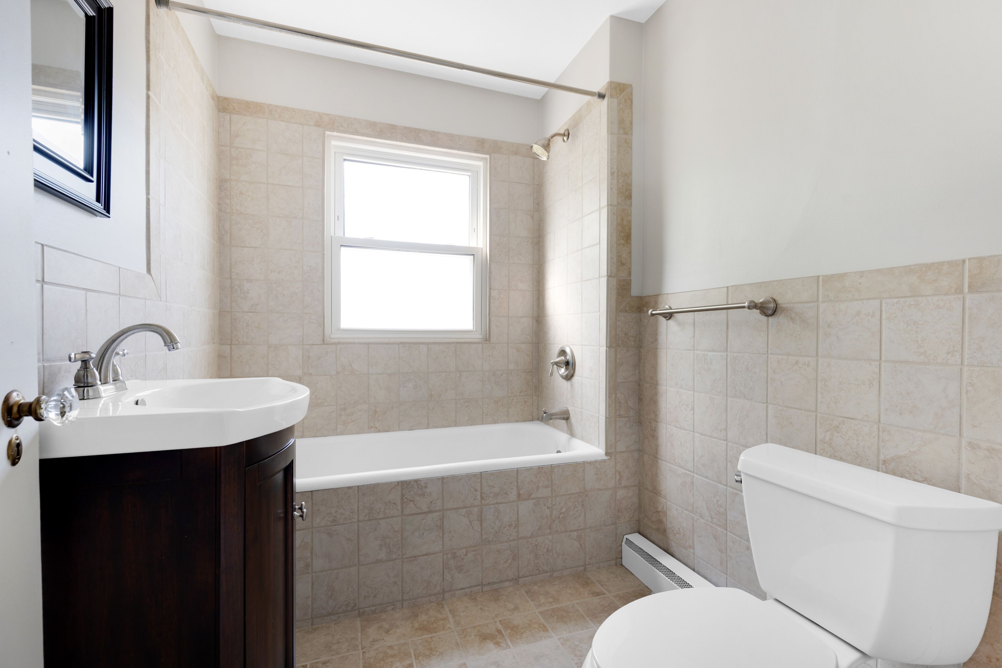 1719 W HOUSTONIA Avenue