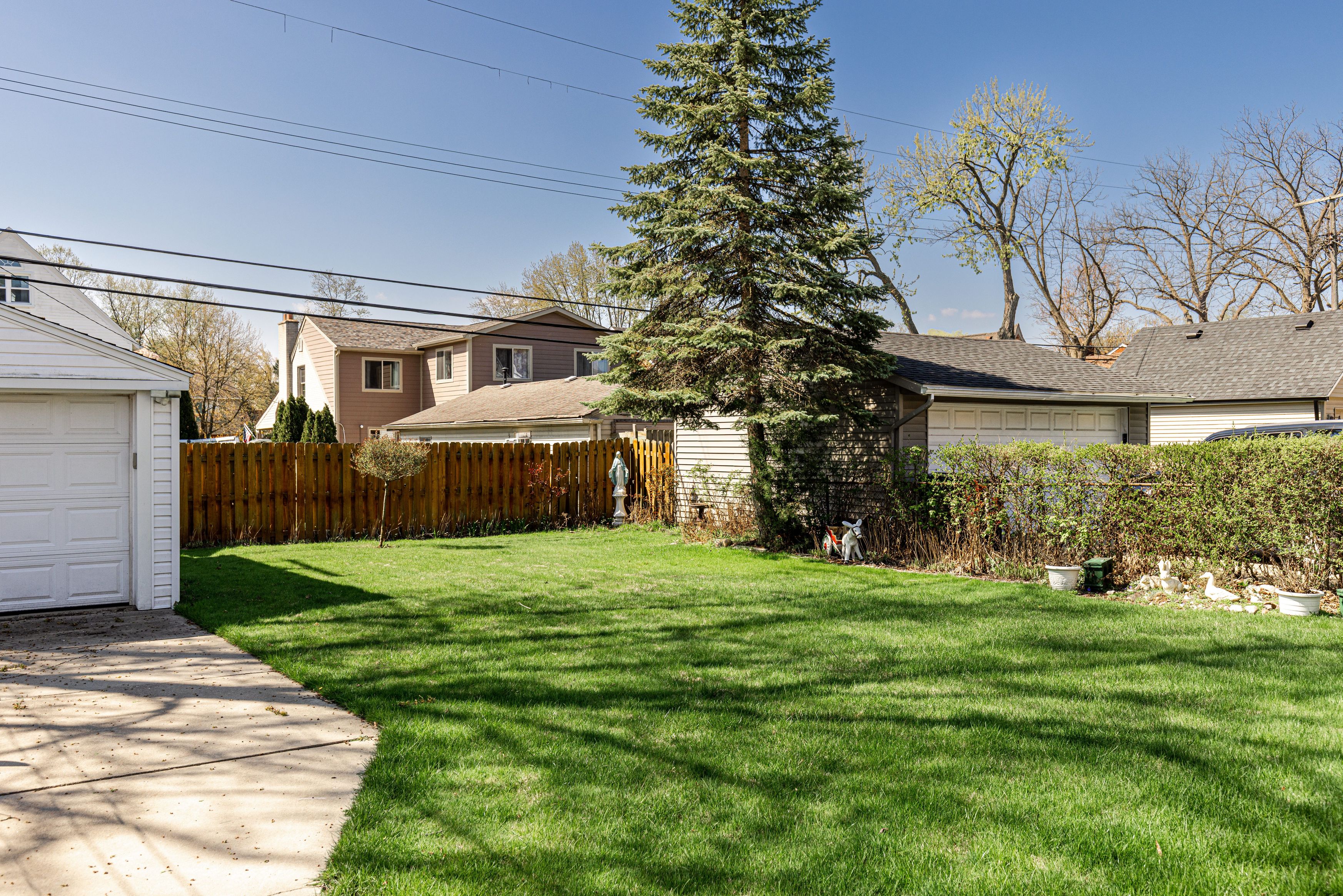 1719 W HOUSTONIA Avenue