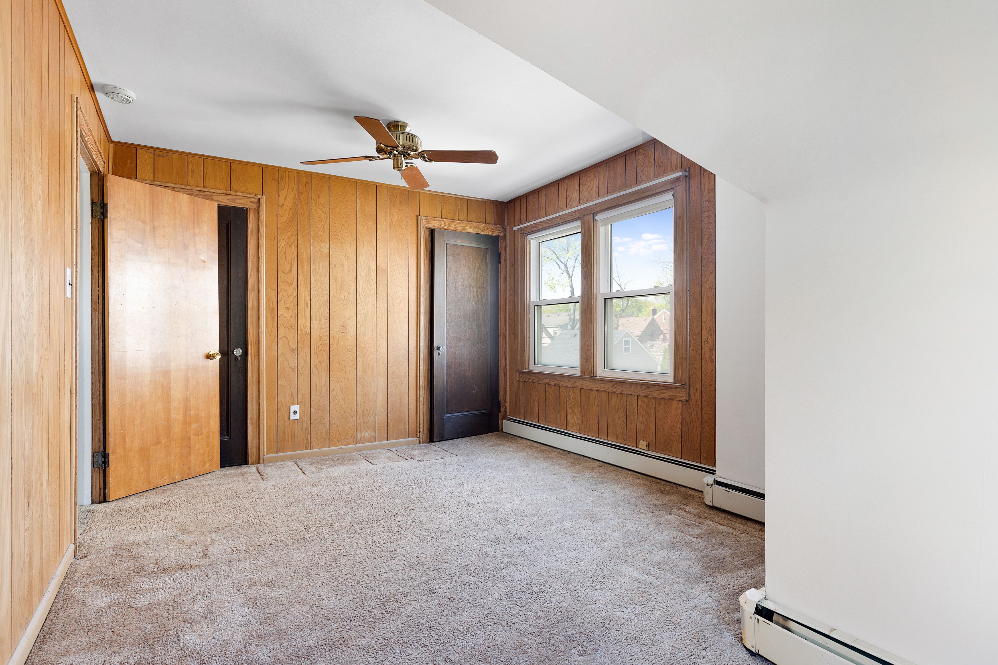 1719 W HOUSTONIA Avenue