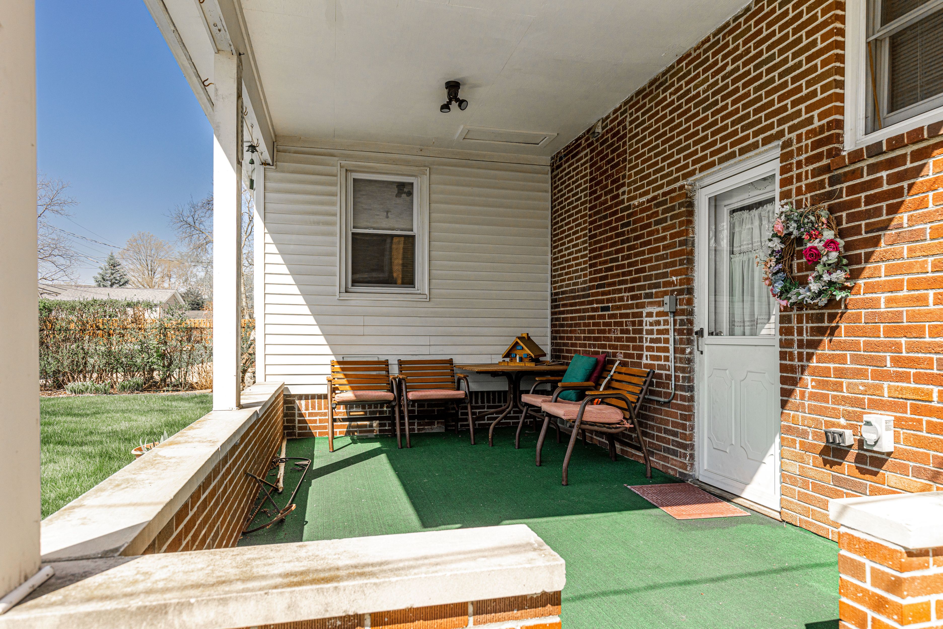 1719 W HOUSTONIA Avenue