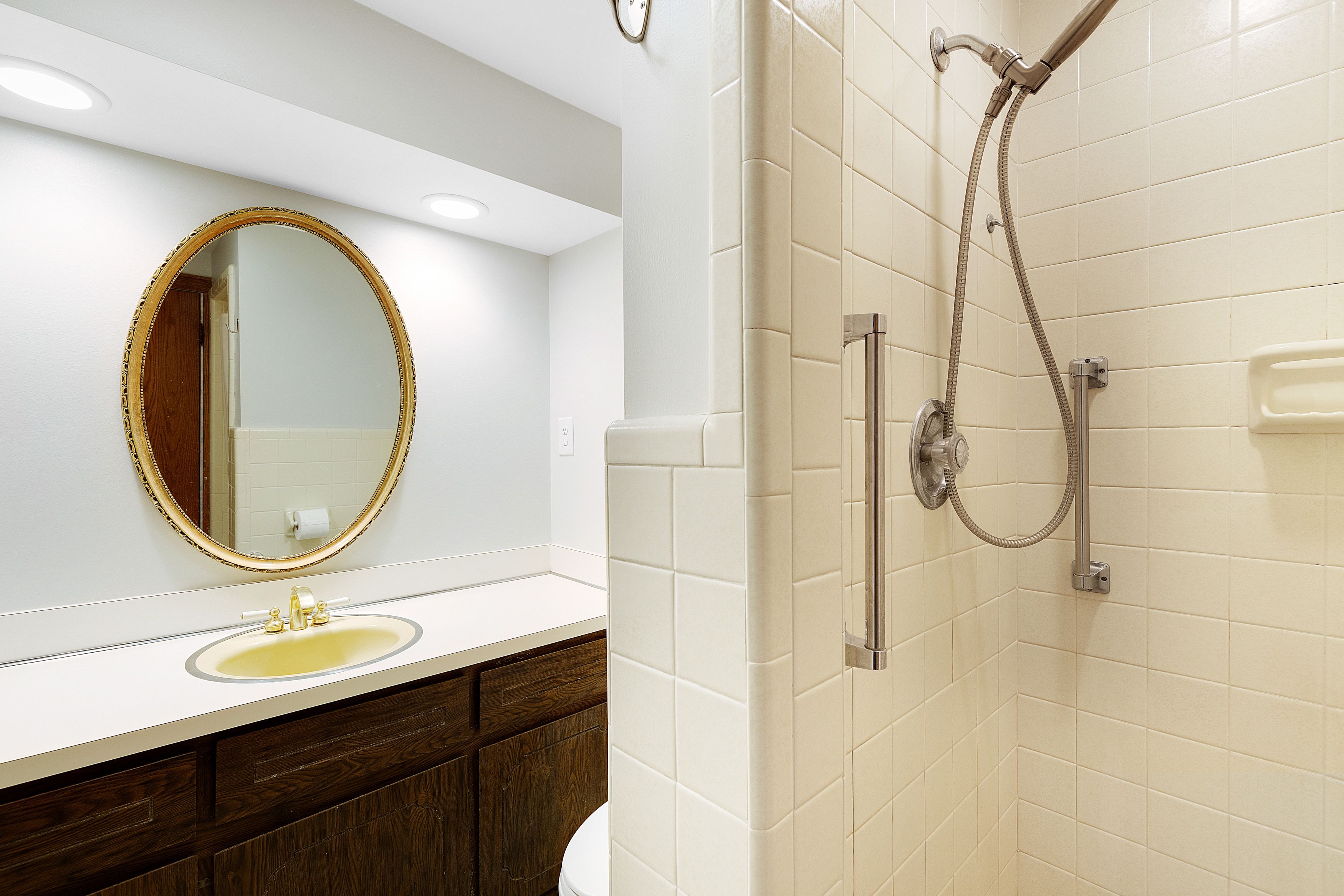 1719 W HOUSTONIA Avenue