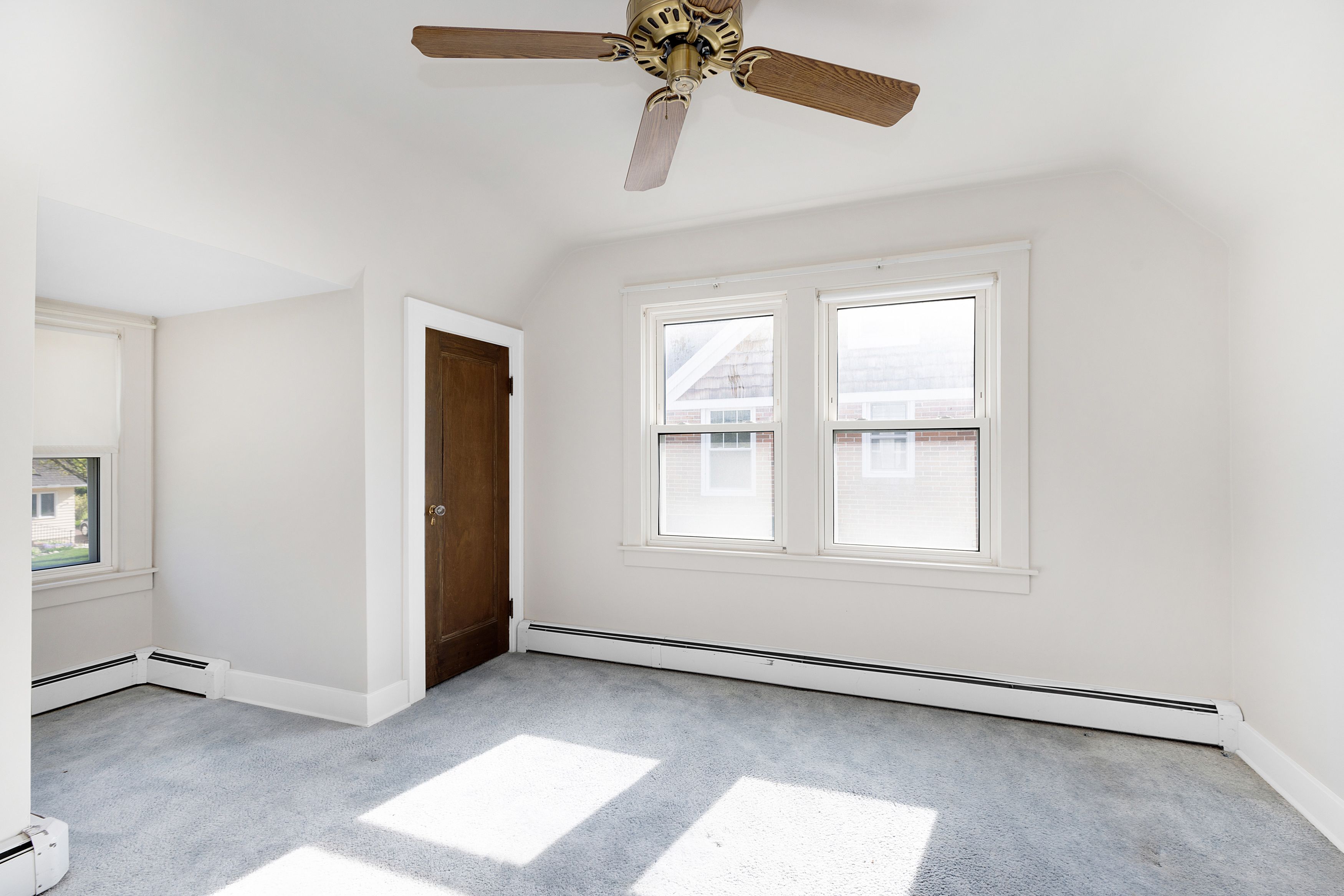 1719 W HOUSTONIA Avenue