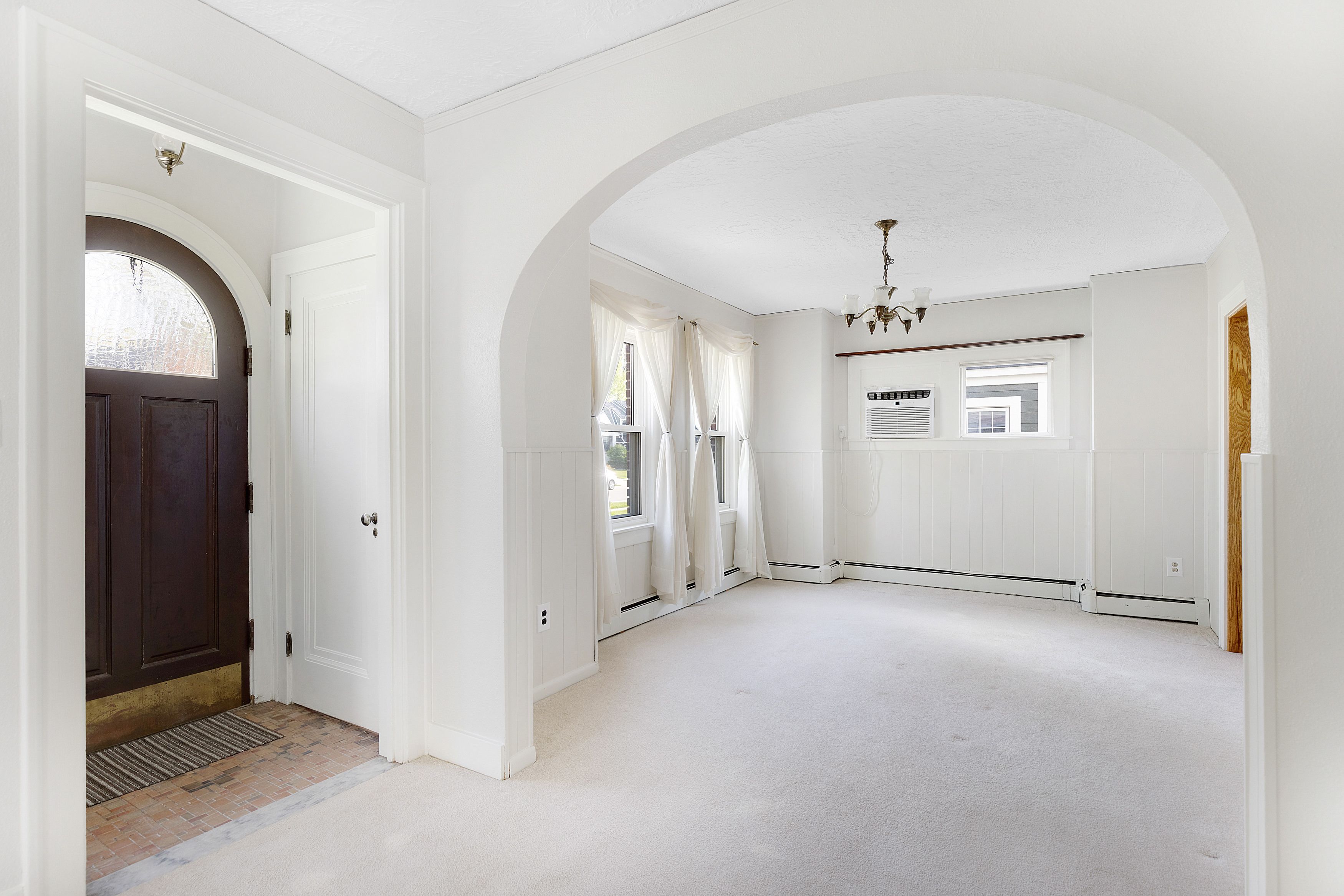 1719 W HOUSTONIA Avenue