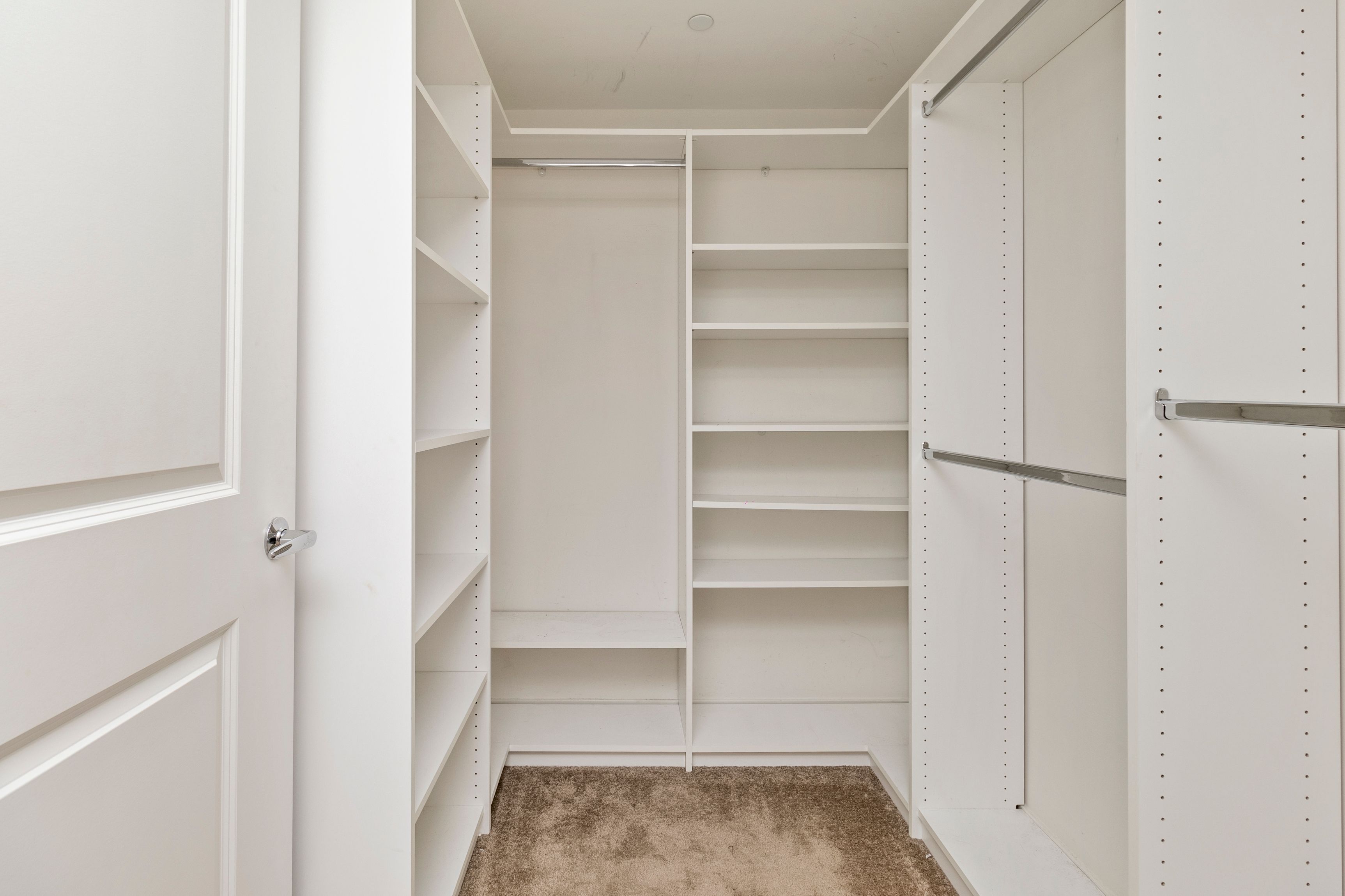 1135 SHELBY Street Unit: 2402