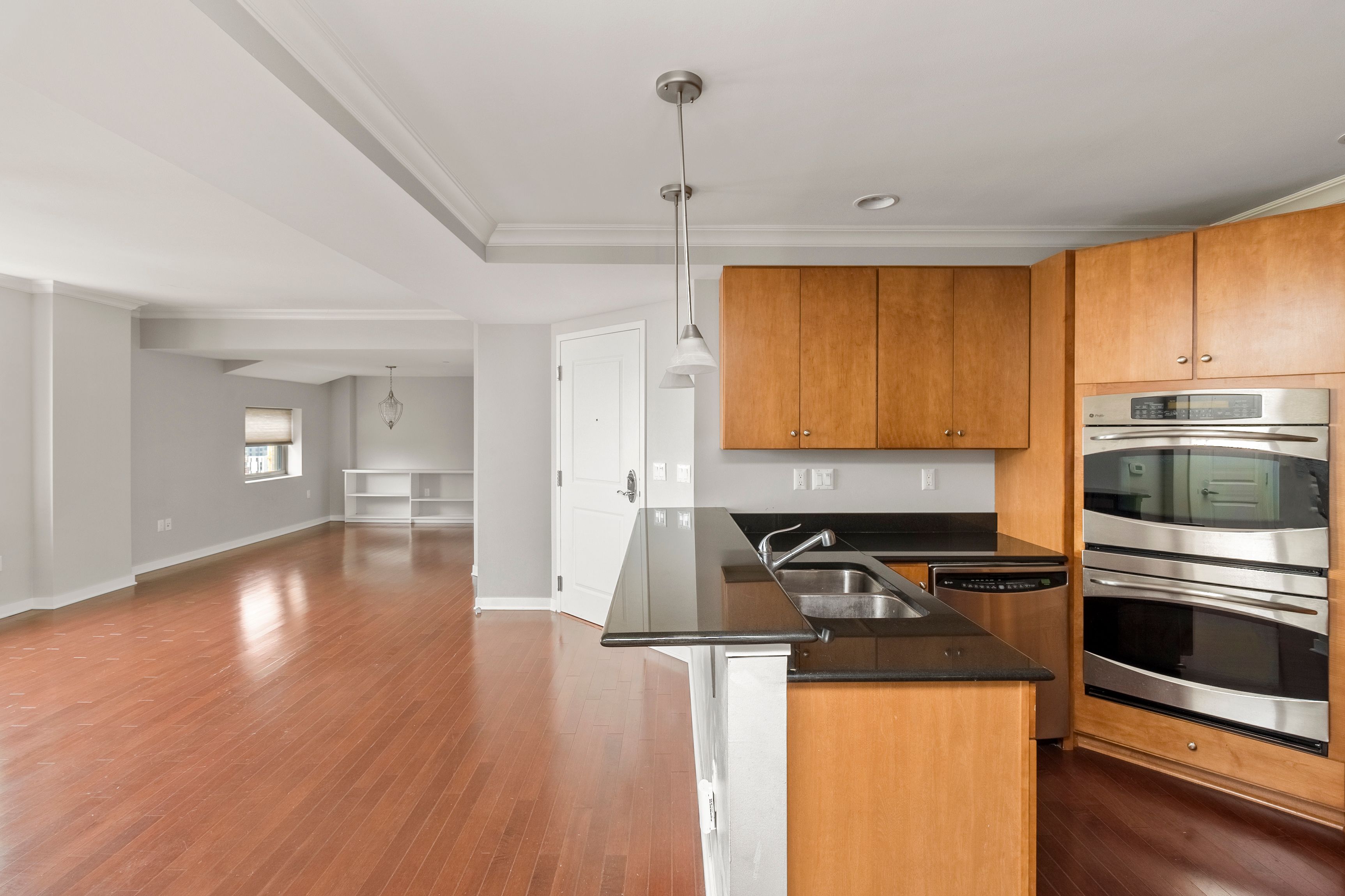 1135 SHELBY Street Unit: 2402