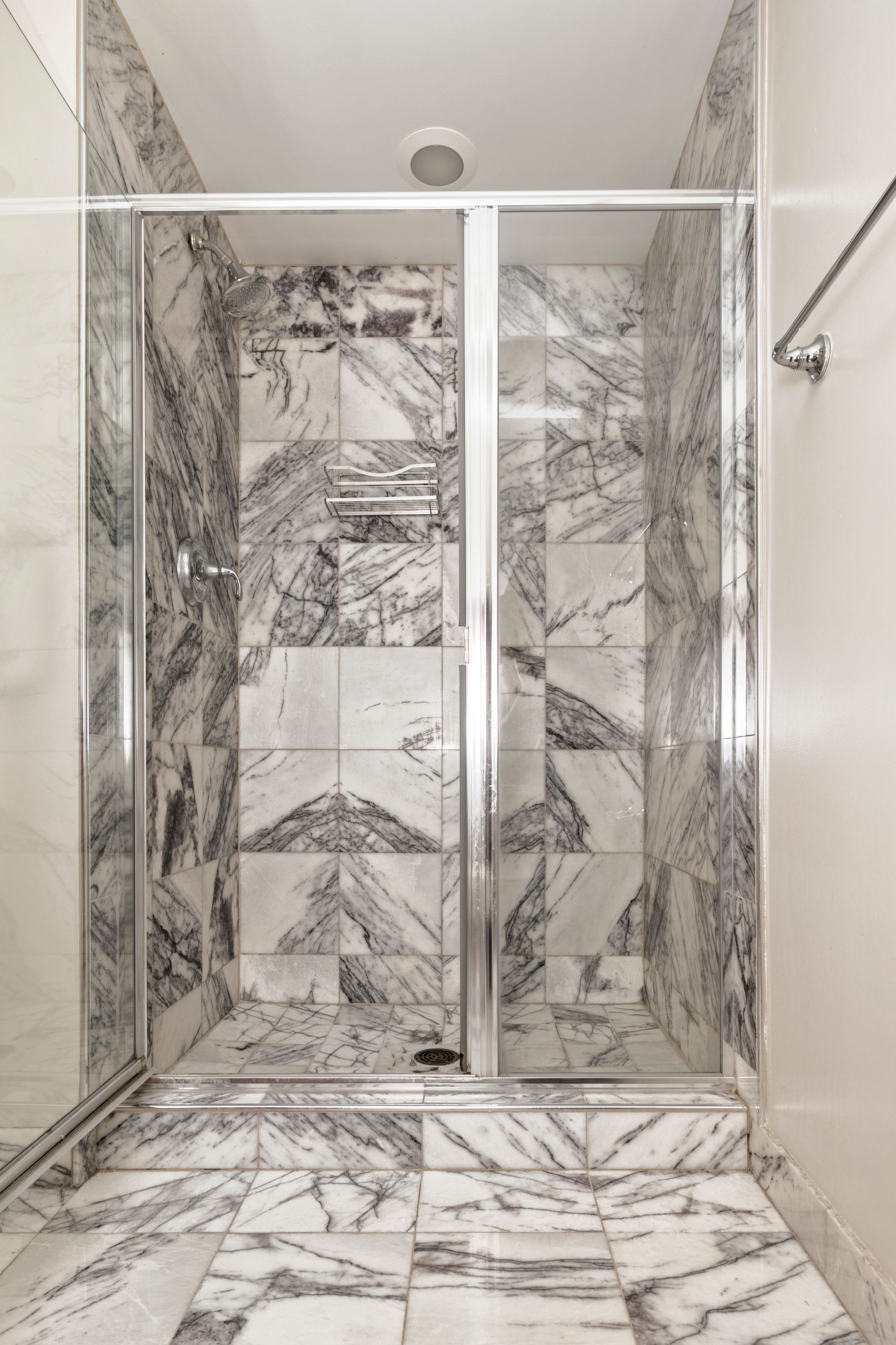 1135 SHELBY Street Unit: 2402