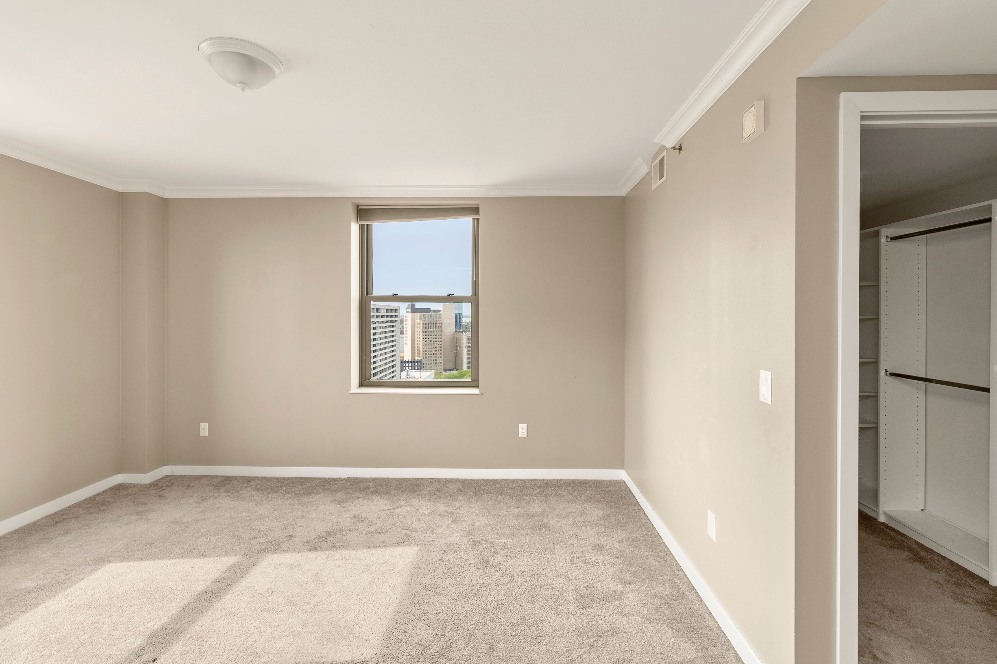 1135 SHELBY Street Unit: 2402