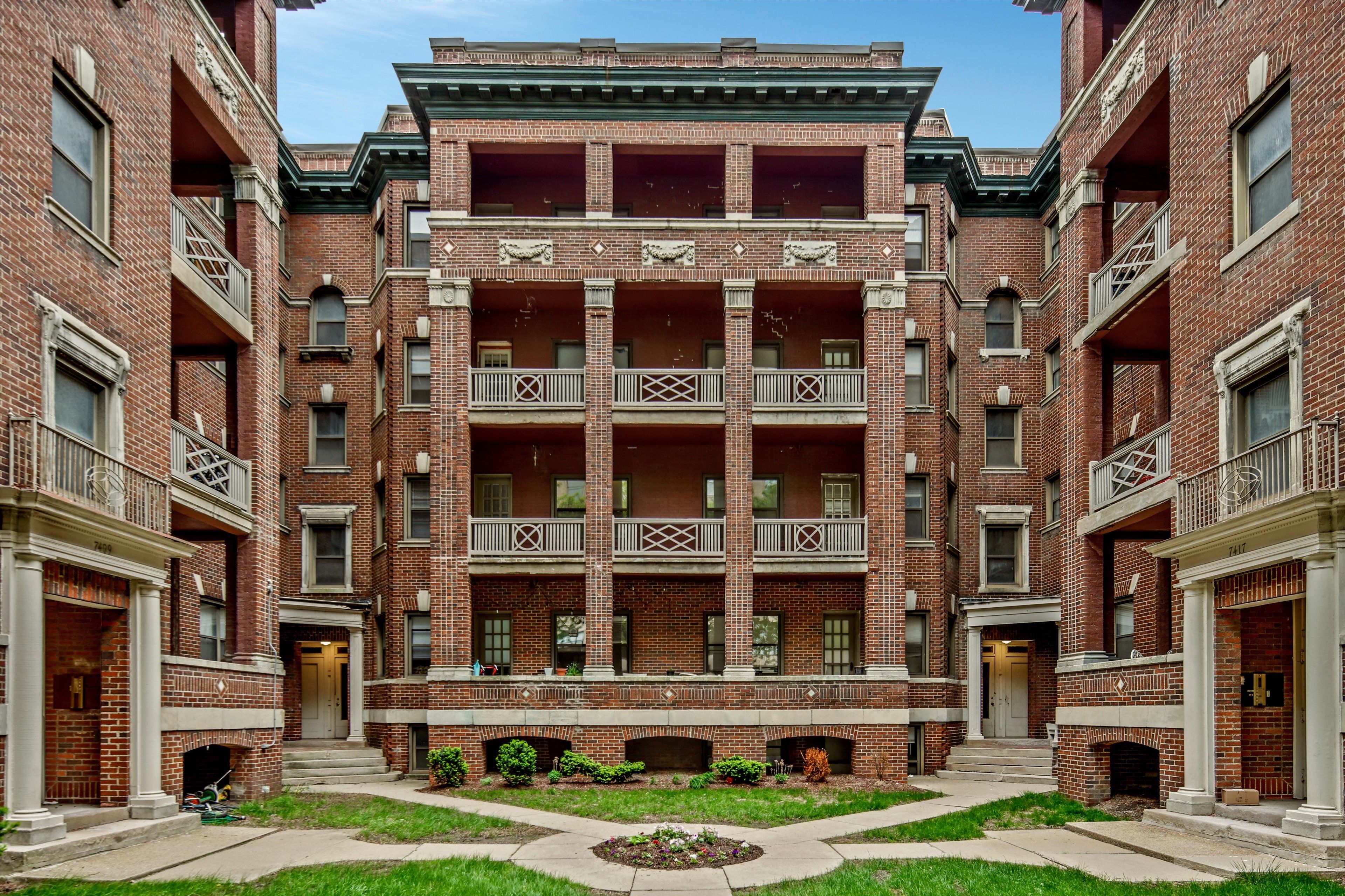 7409 2ND Avenue Unit: D4