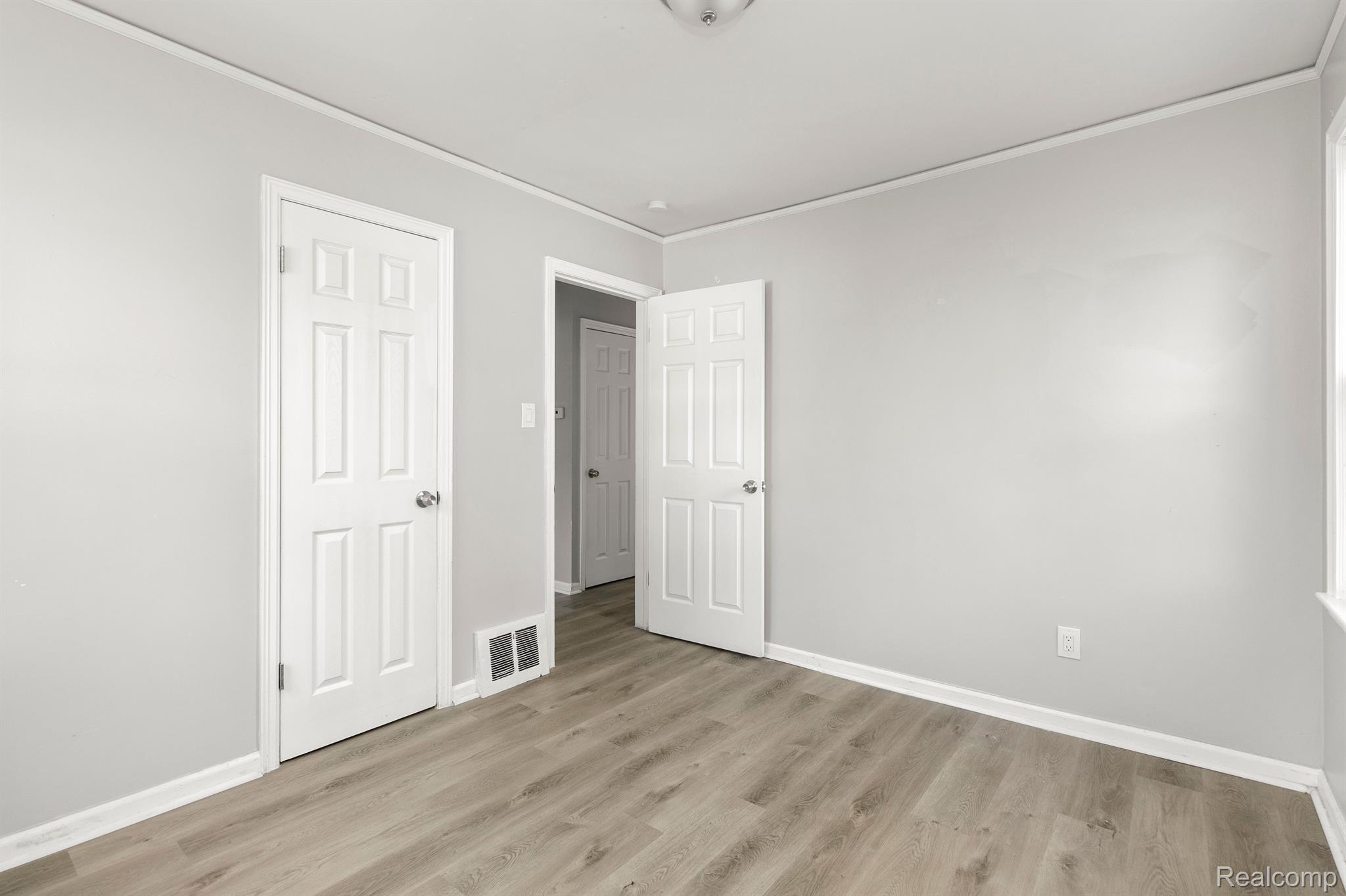 10846 SOMERSET Avenue