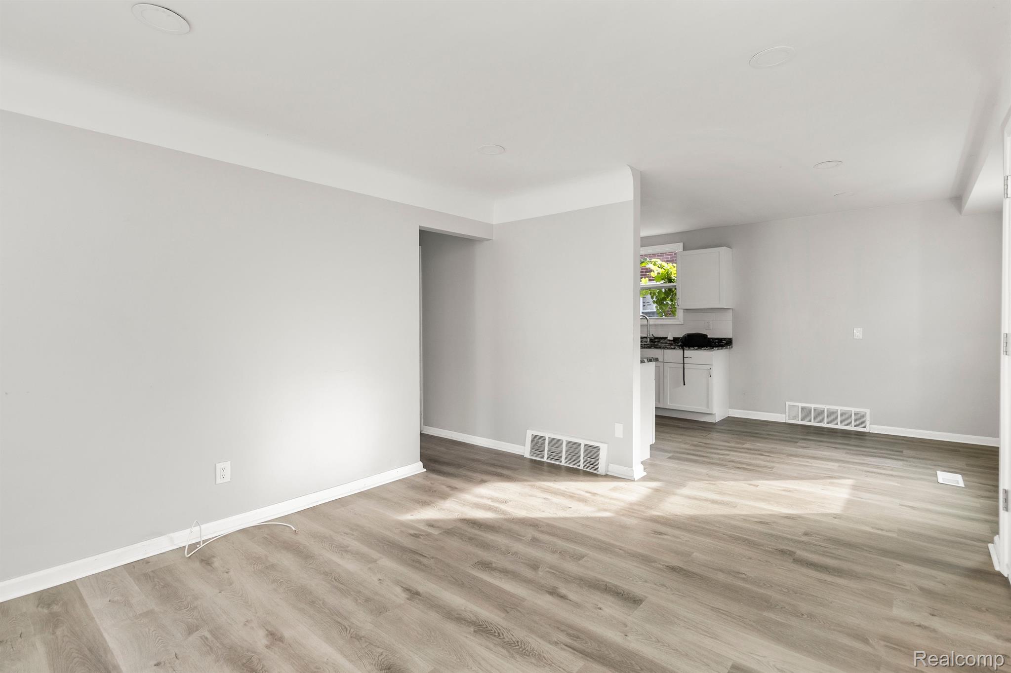 10846 SOMERSET Avenue