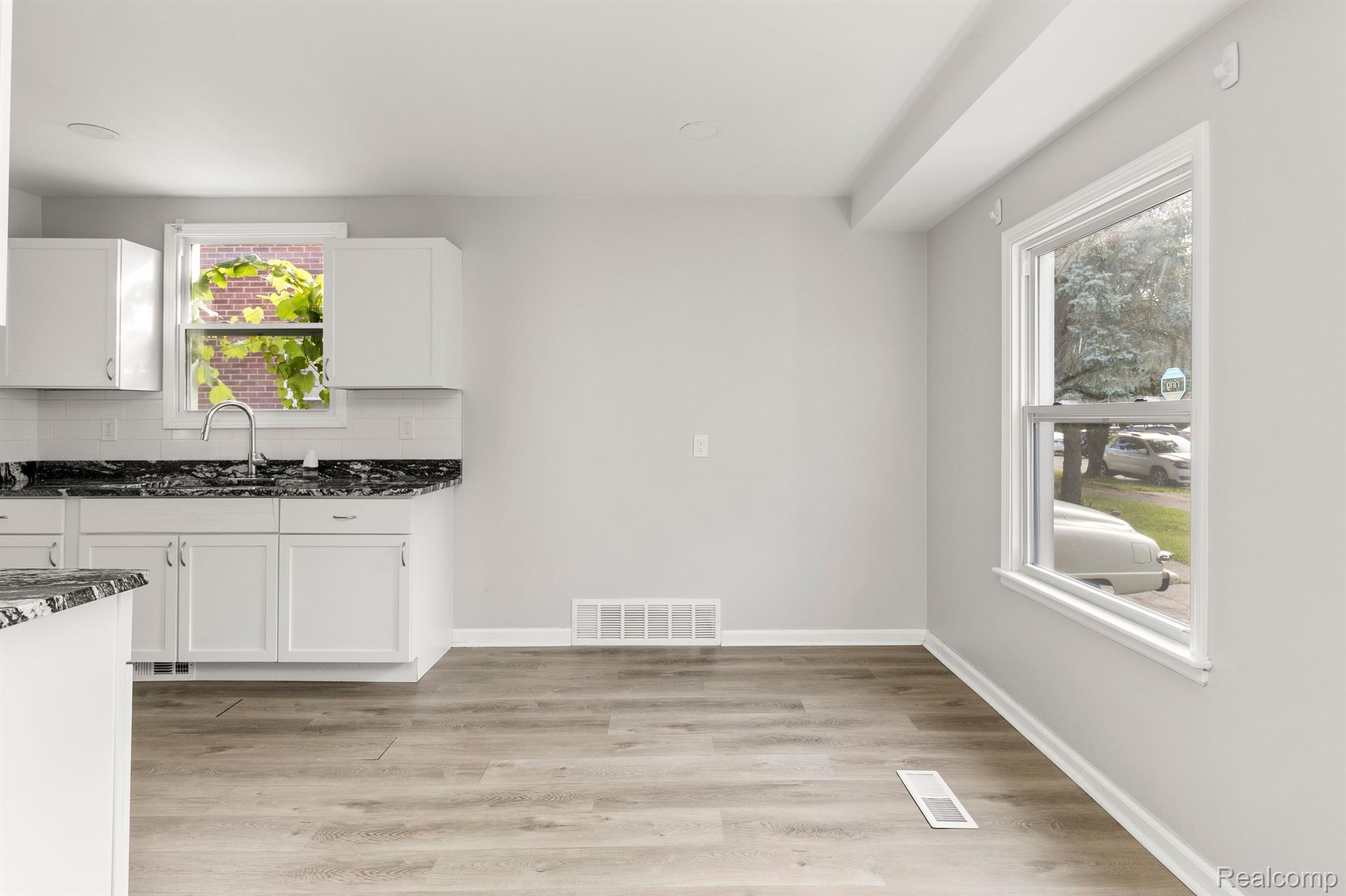 10846 SOMERSET Avenue