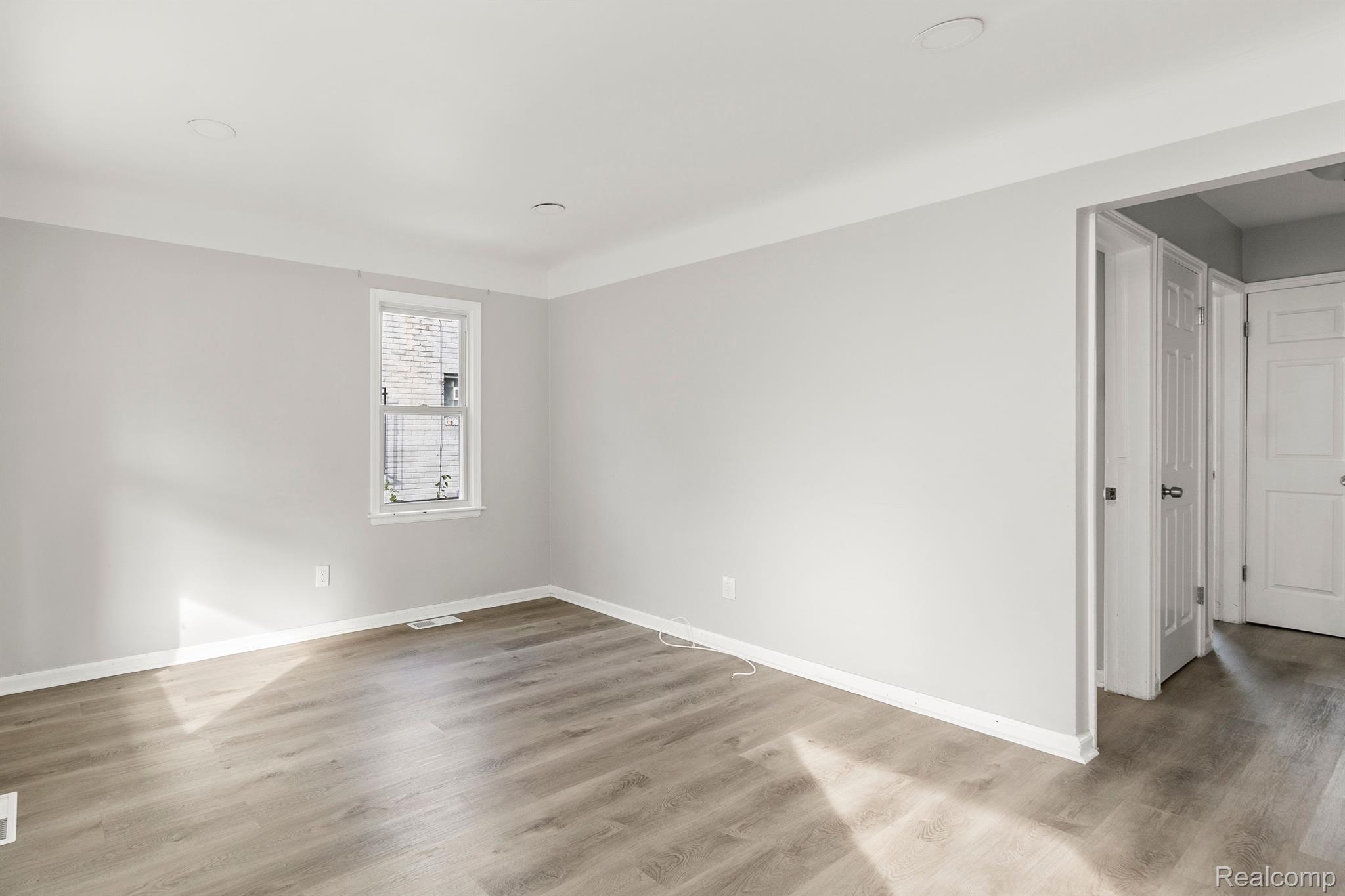 10846 SOMERSET Avenue