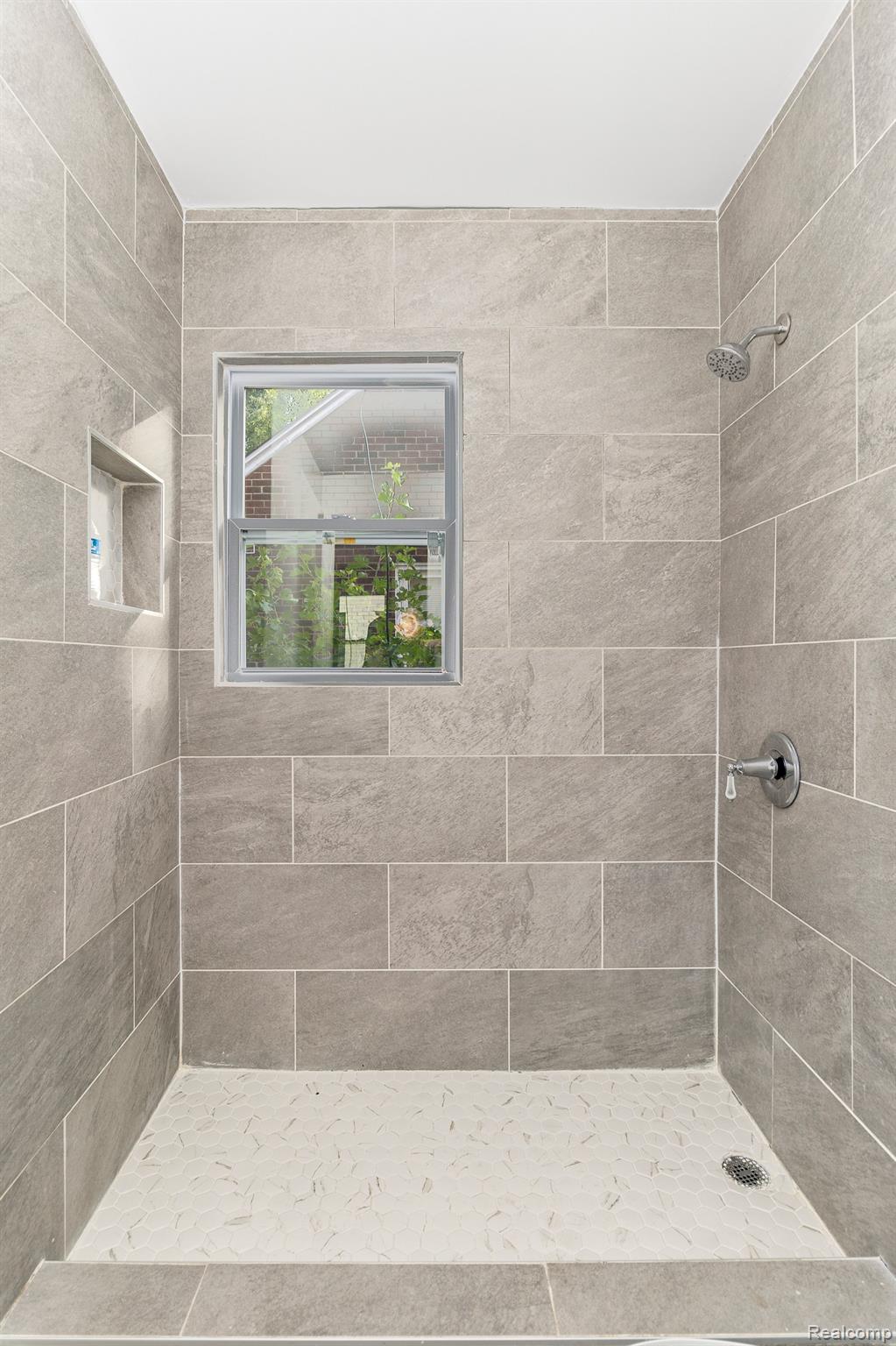 10846 SOMERSET Avenue