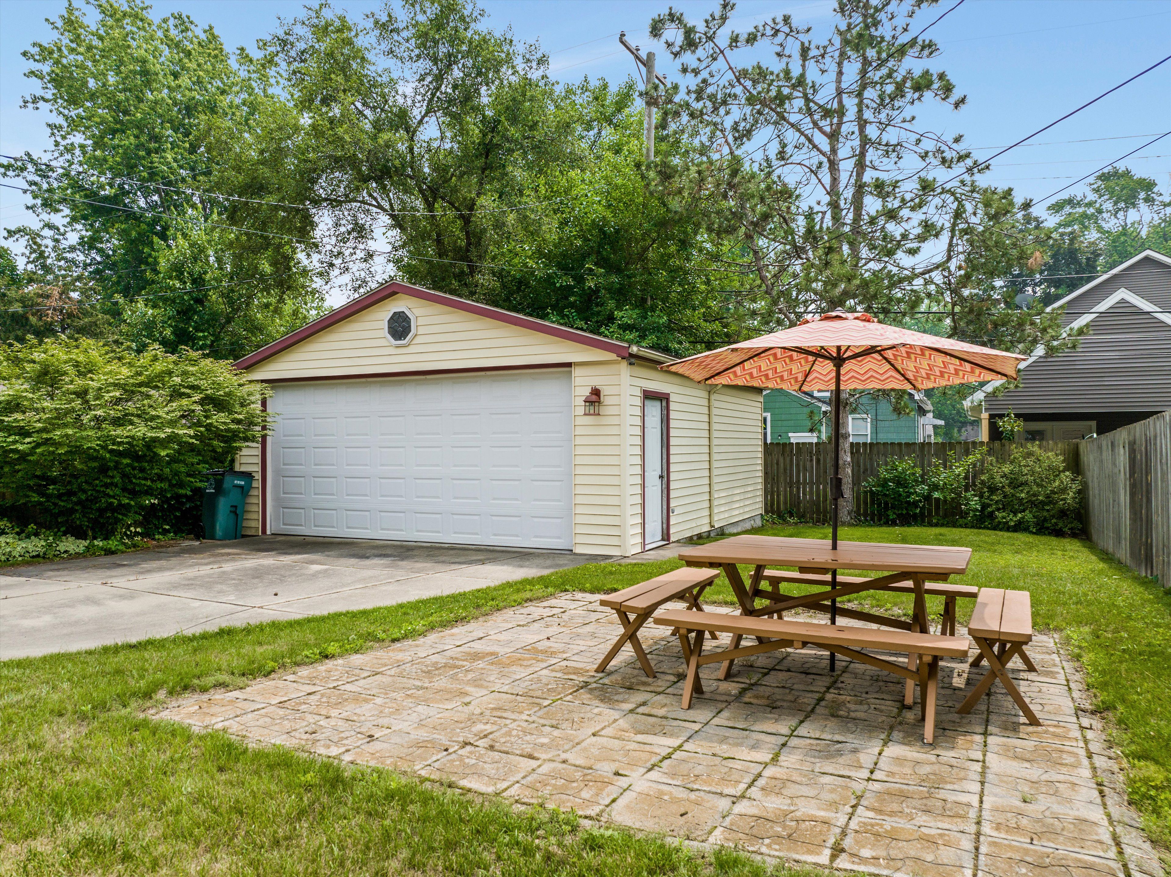 2183 Beverly Boulevard