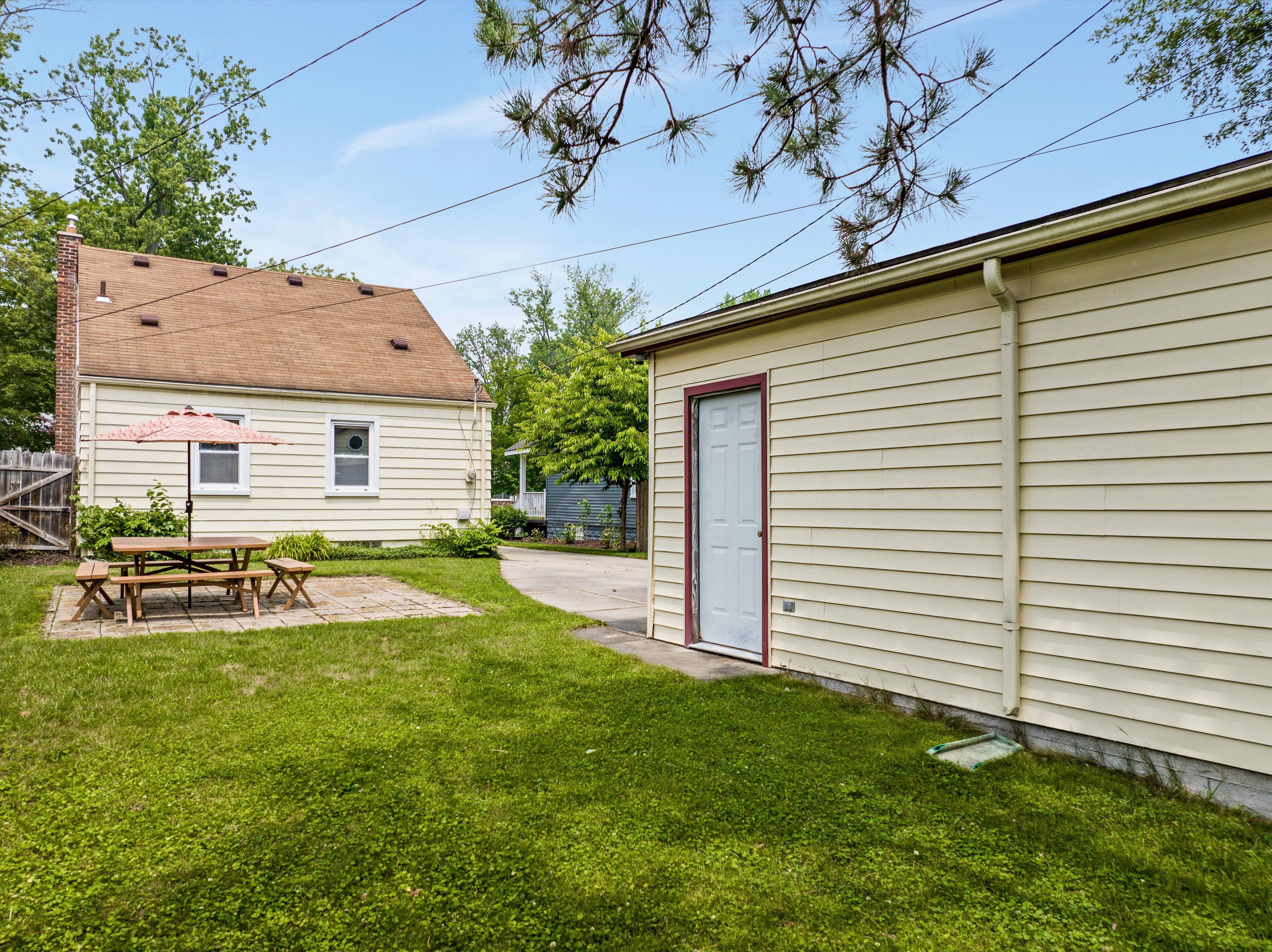 2183 Beverly Boulevard