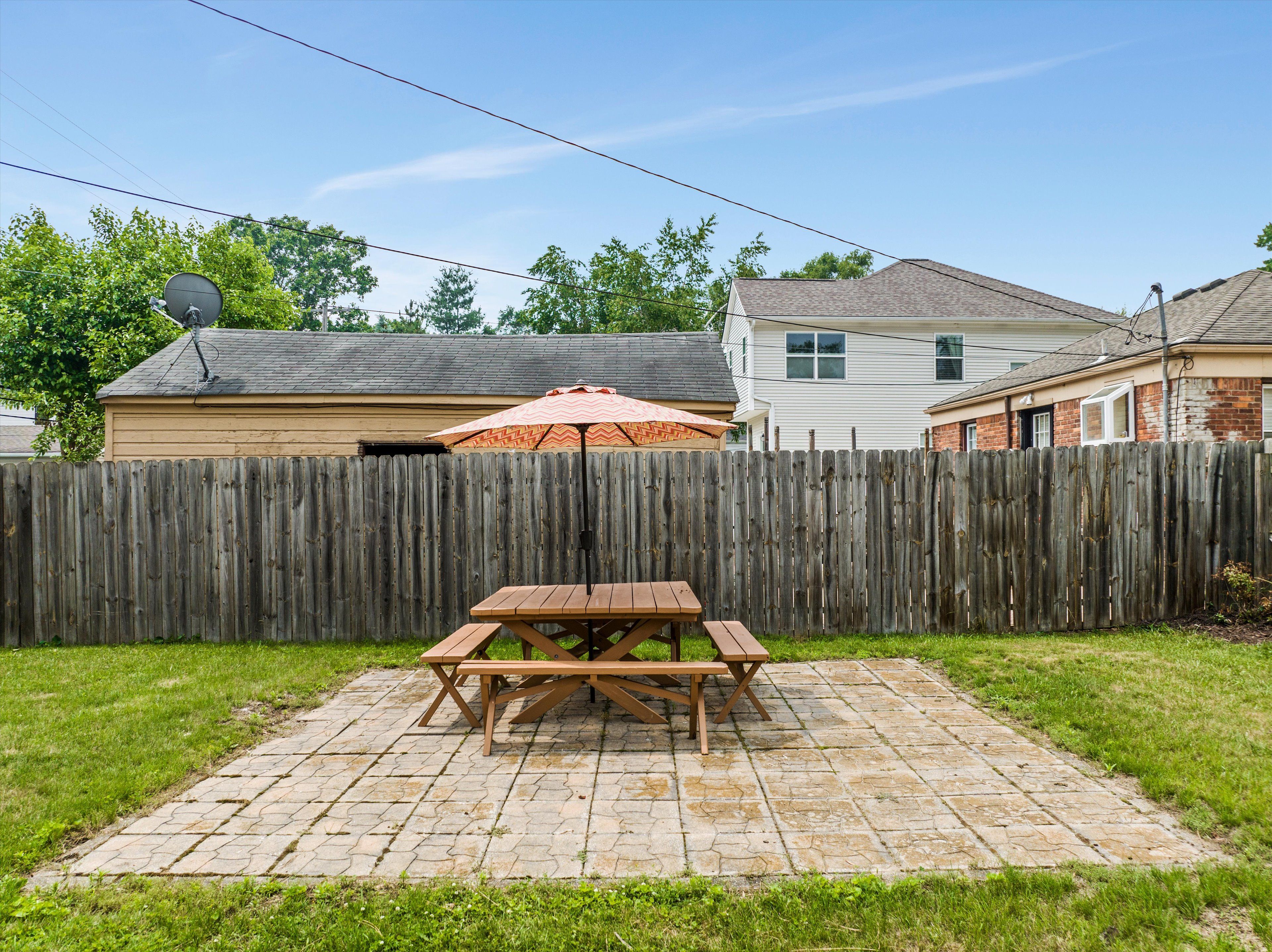 2183 Beverly Boulevard