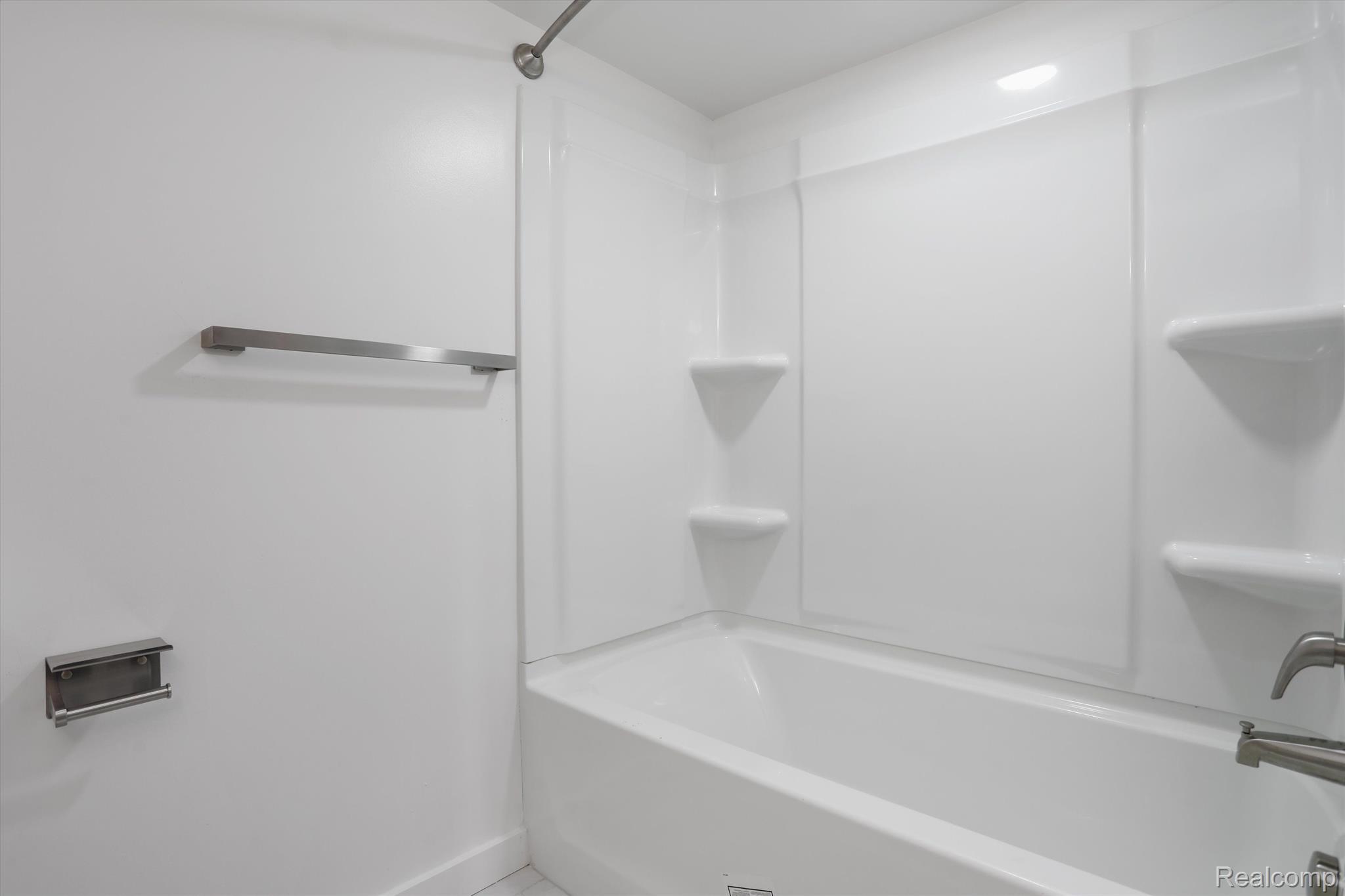 95 E Euclid Street Unit: 202