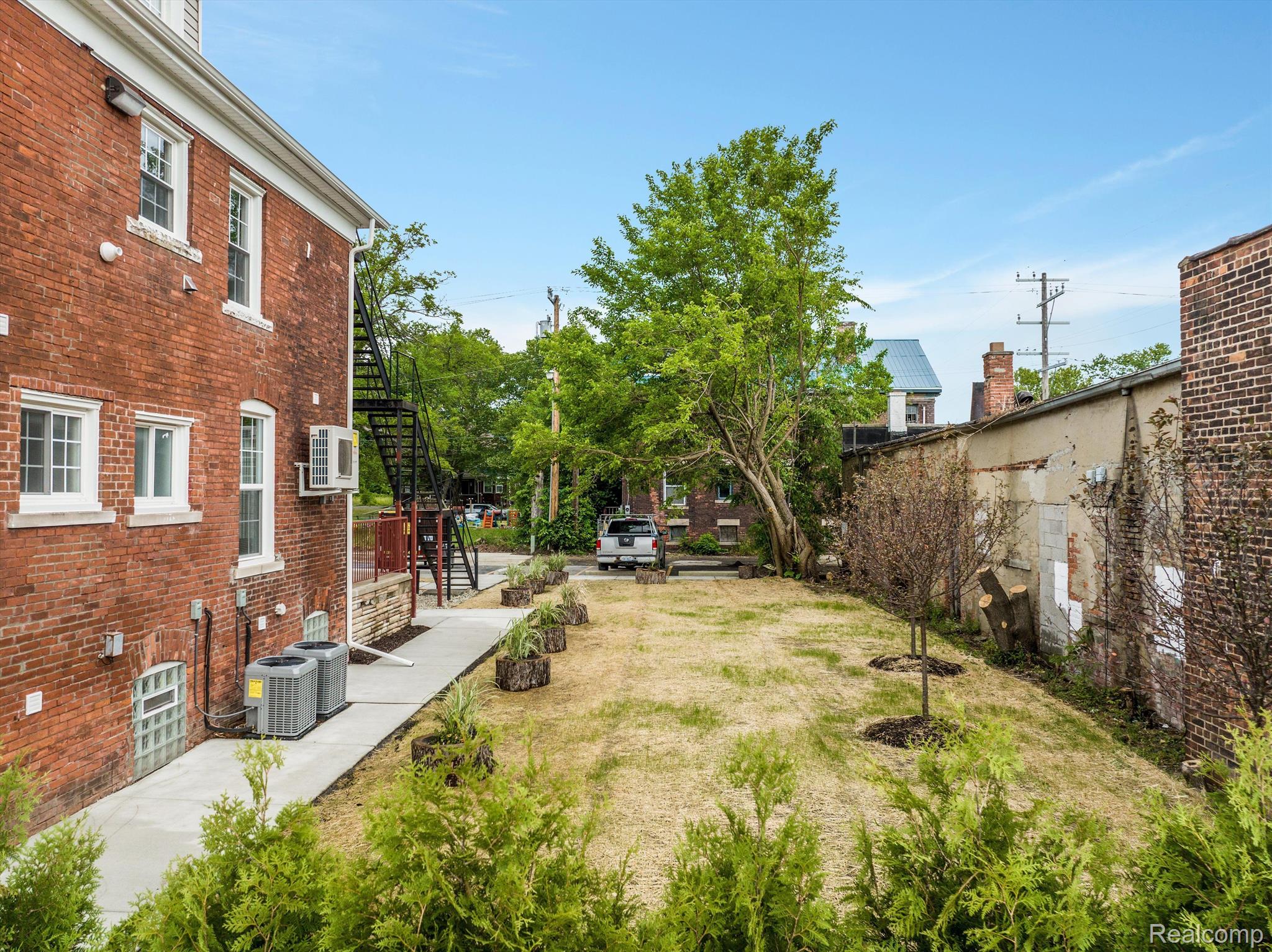 95 E Euclid Street Unit: 202