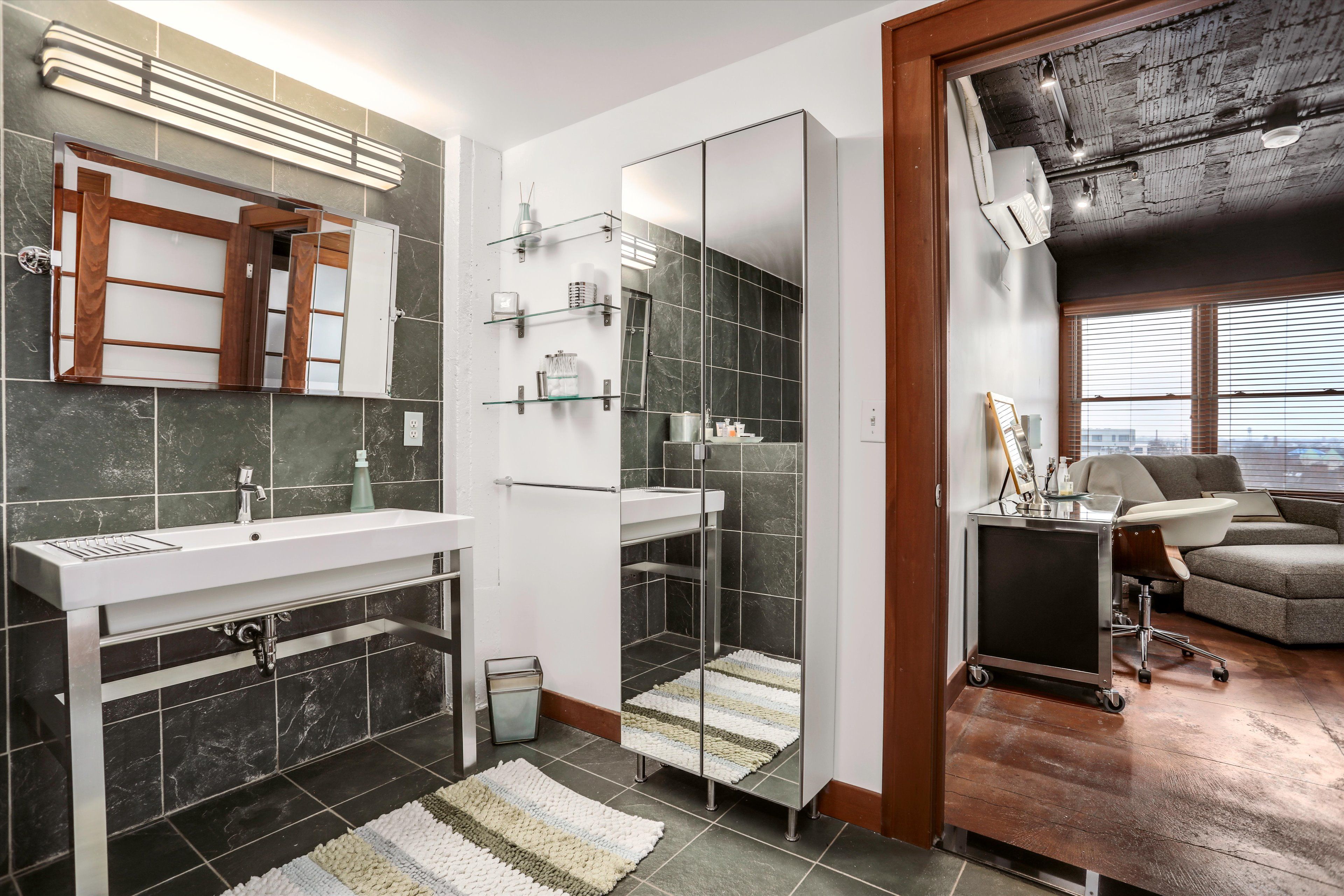 2915 John R Street Unit: 505