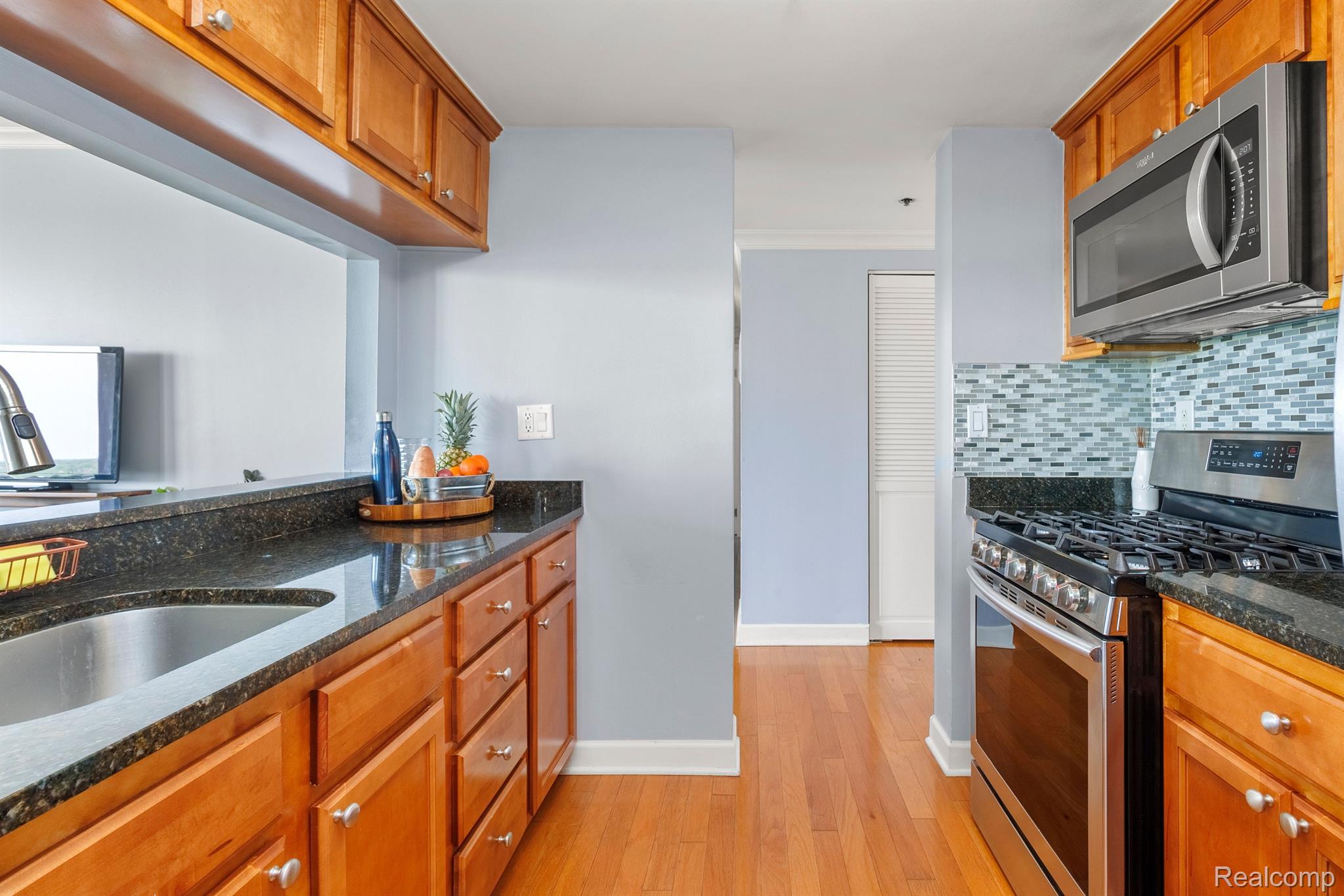 250 E HARBORTOWN Drive Unit: 166 / 1508