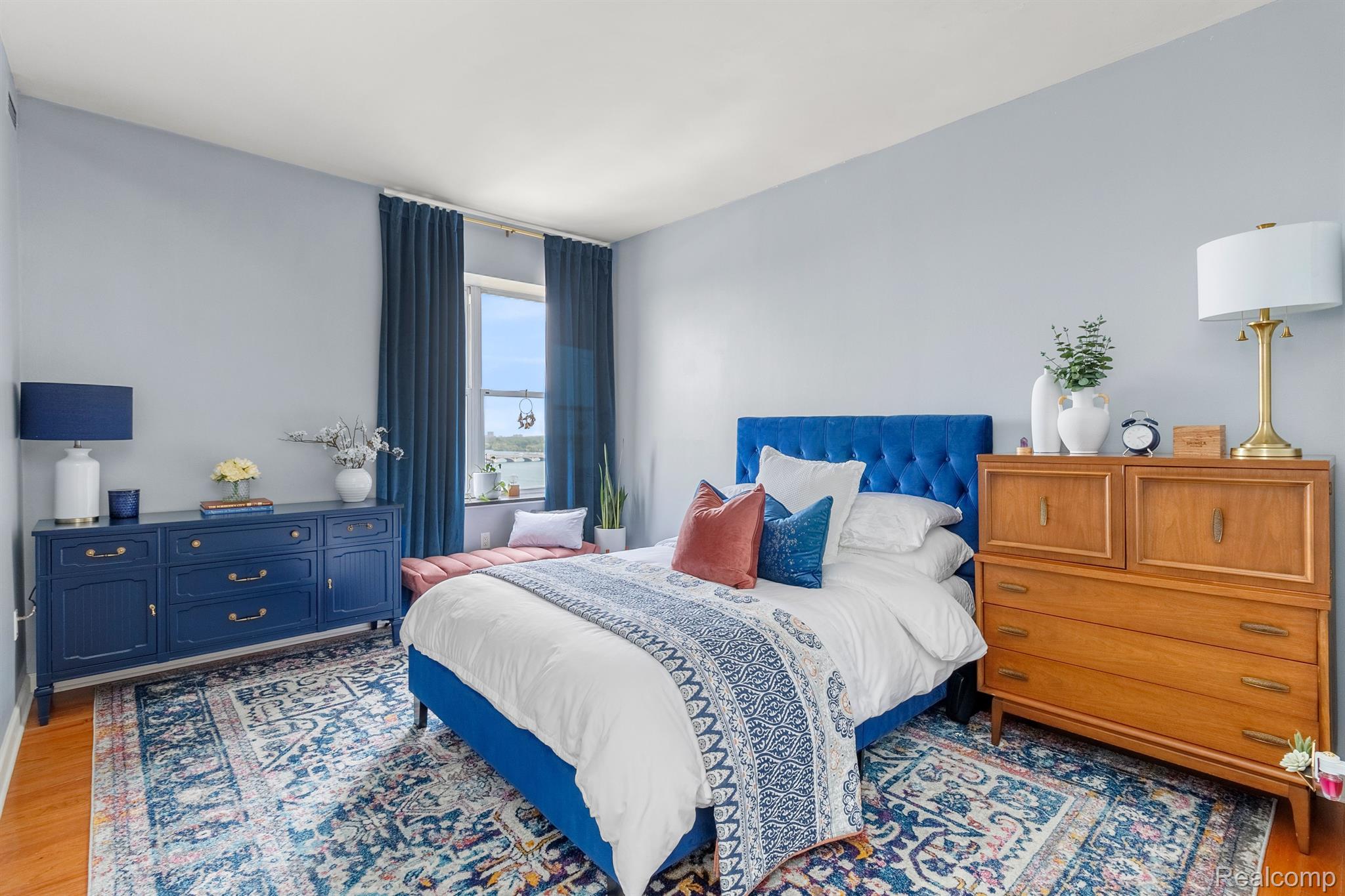 250 E HARBORTOWN Drive Unit: 166 / 1508