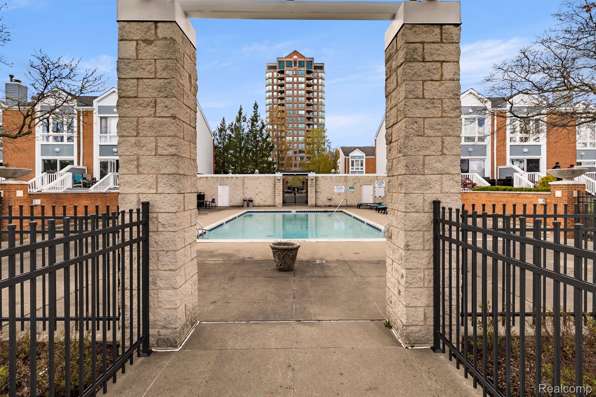 250 E HARBORTOWN Drive Unit: 166 / 1508
