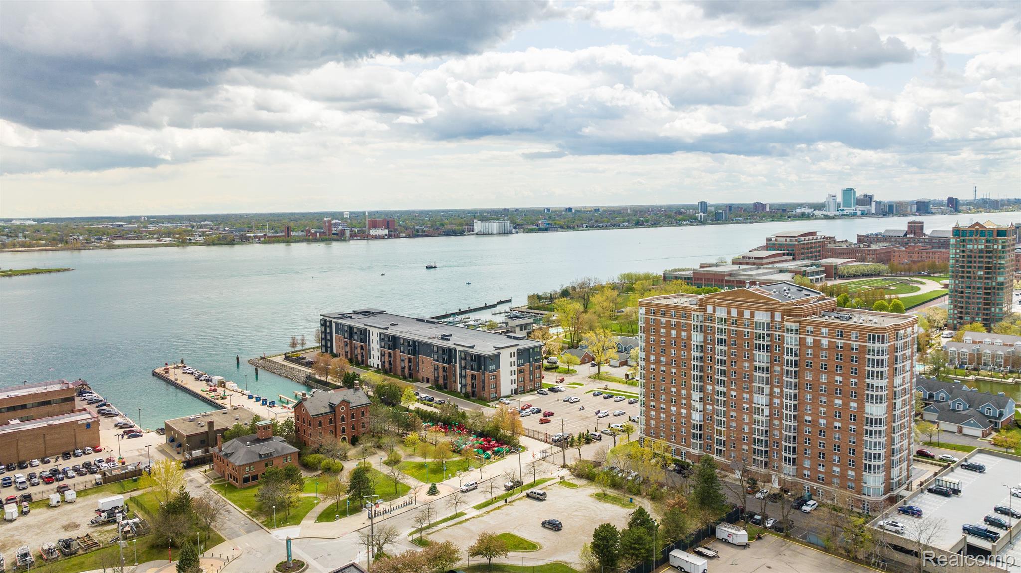 250 E HARBORTOWN Drive Unit: 166 / 1508