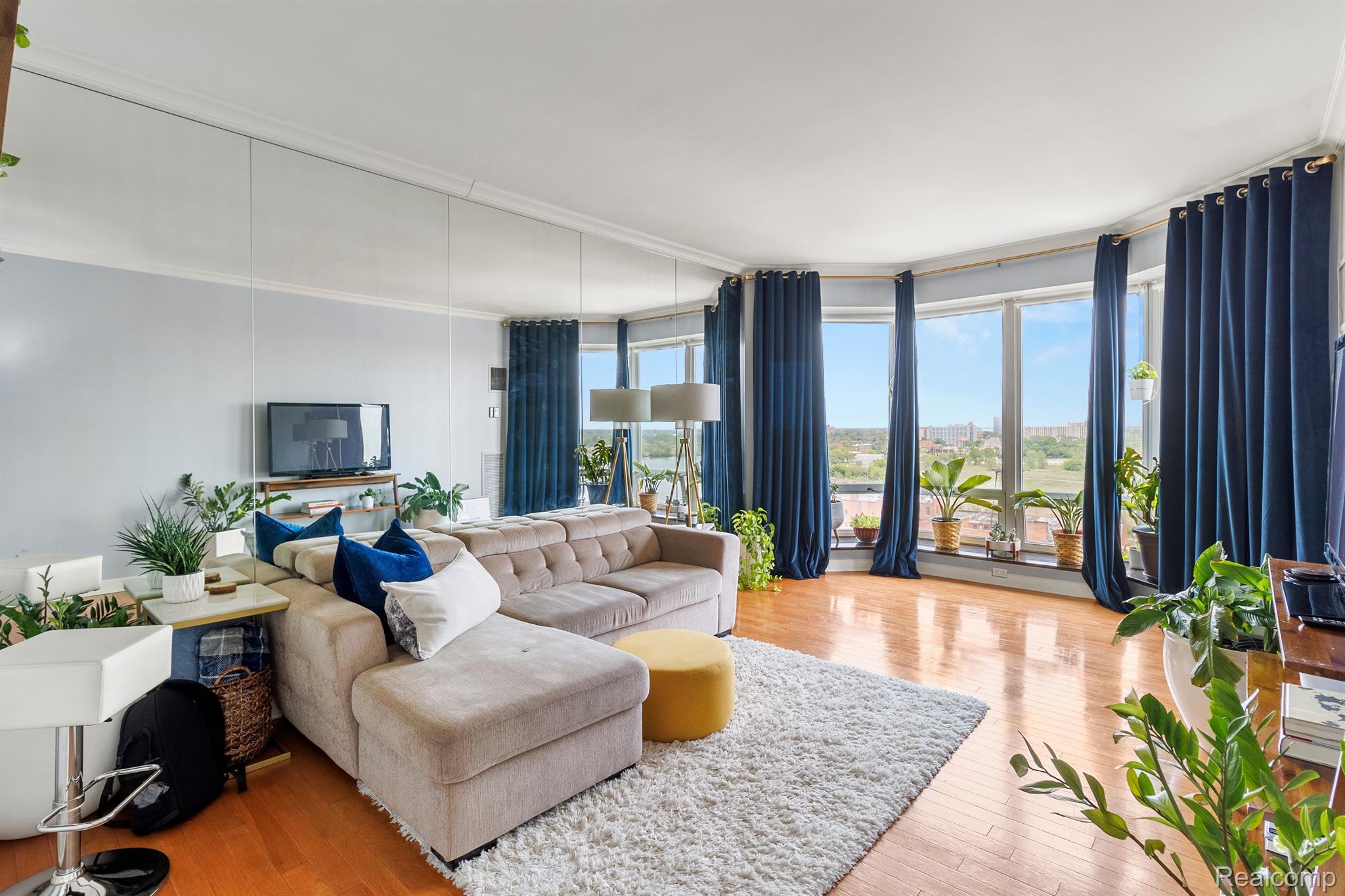 250 E HARBORTOWN Drive Unit: 166 / 1508