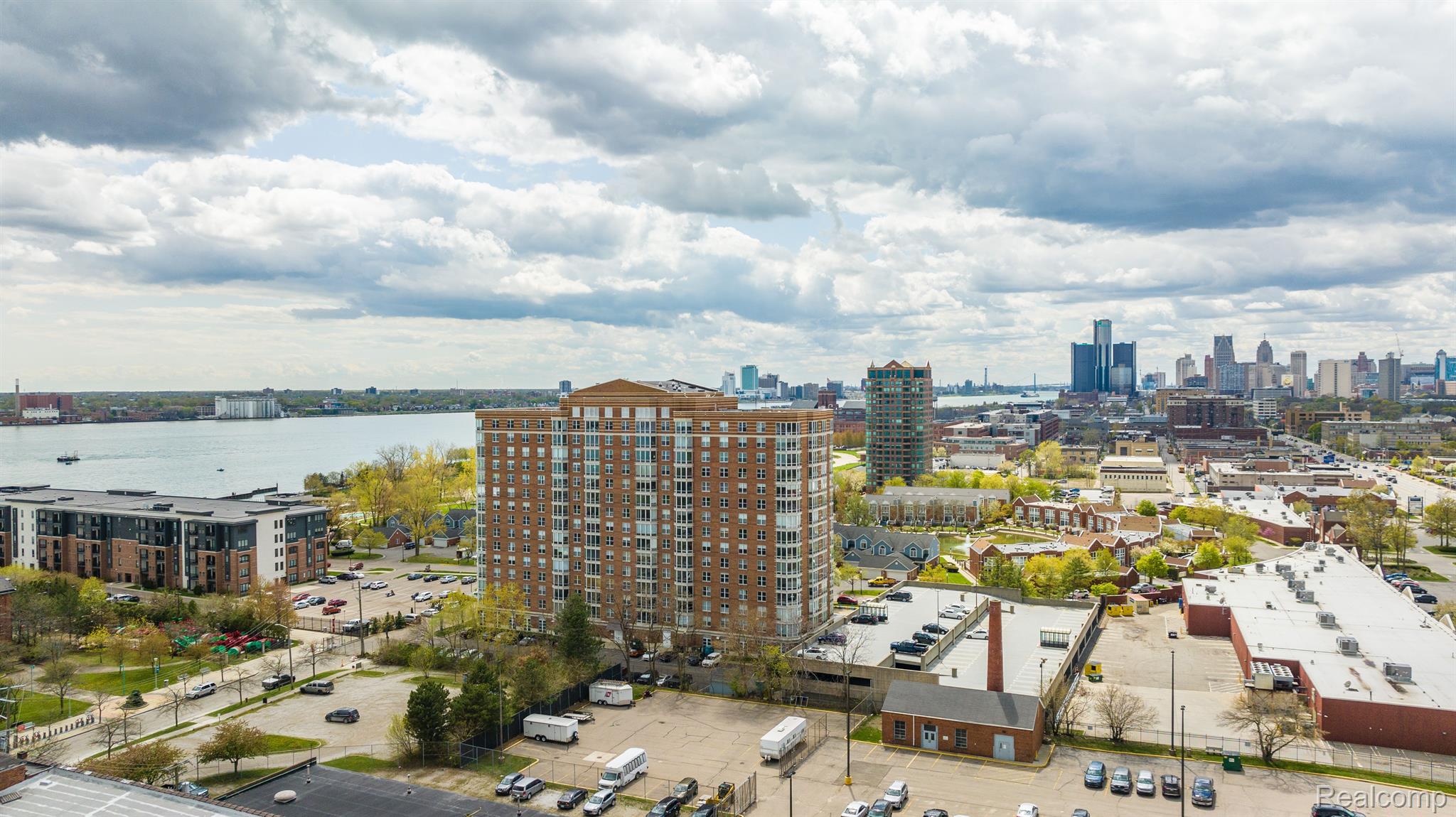 250 E HARBORTOWN Drive Unit: 166 / 1508